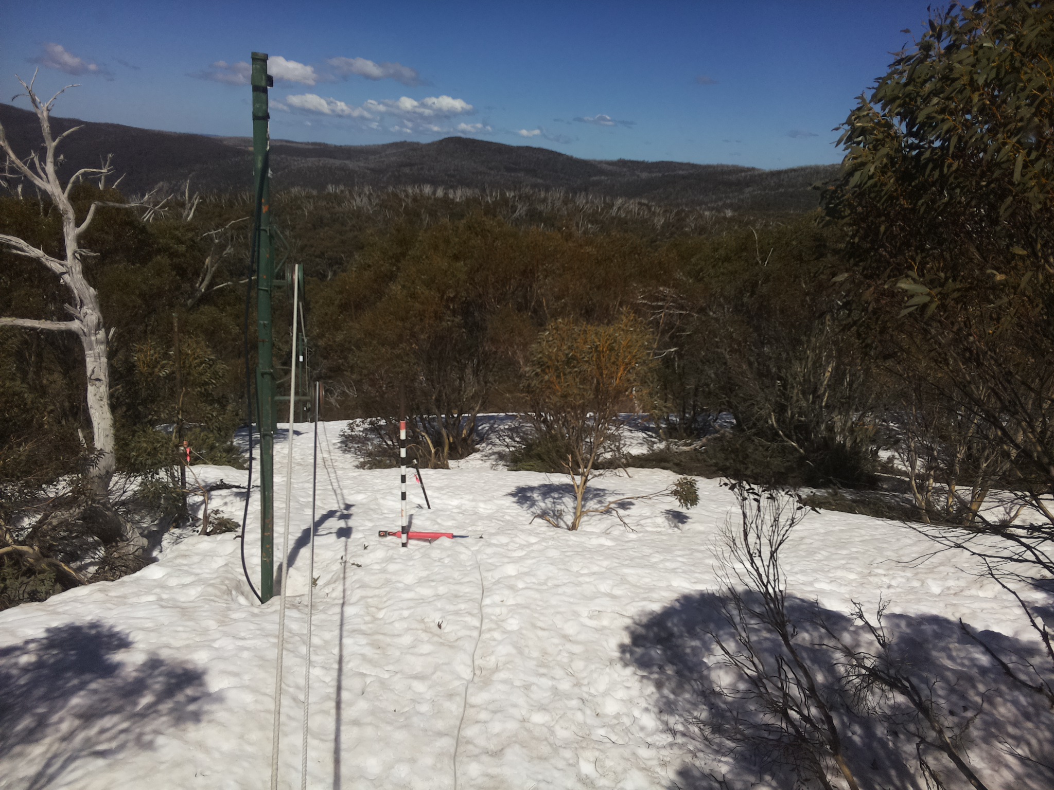 Bogong Web Cam 12:50pm Monday 29th of September 2025