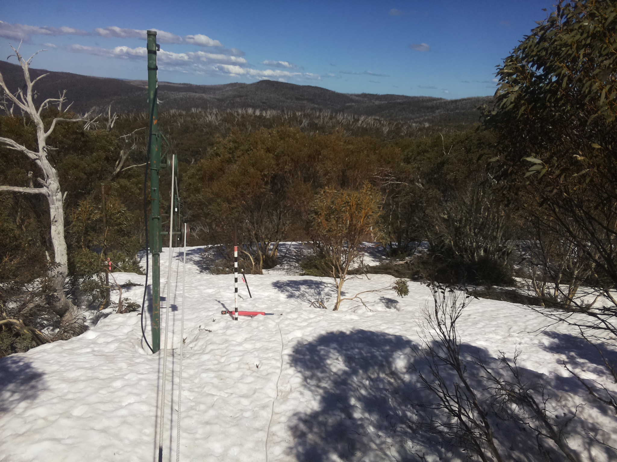Bogong Web Cam 1:40pm Monday 29th of September 2025