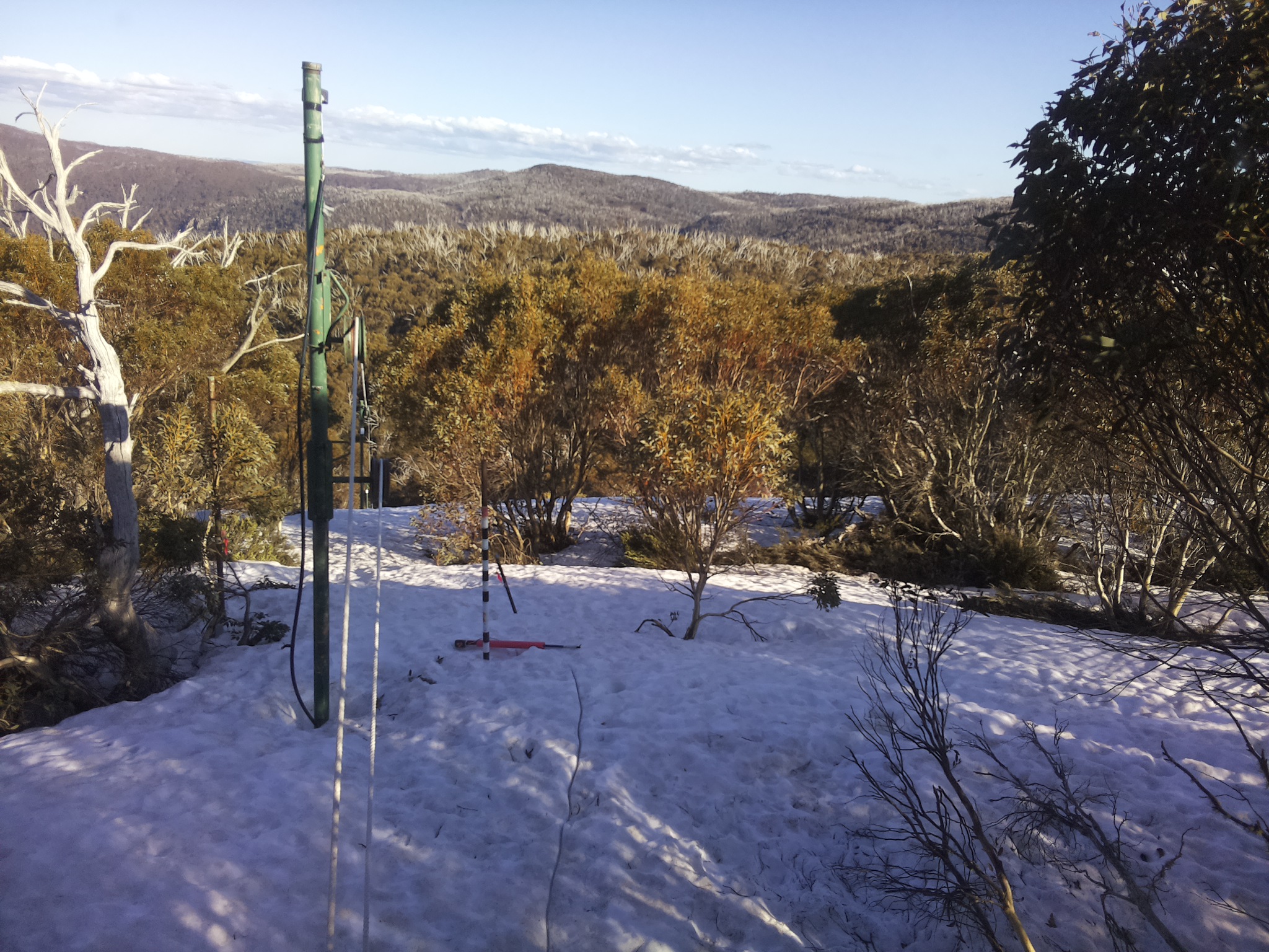 Bogong Web Cam 4:20pm Monday 29th of September 2025