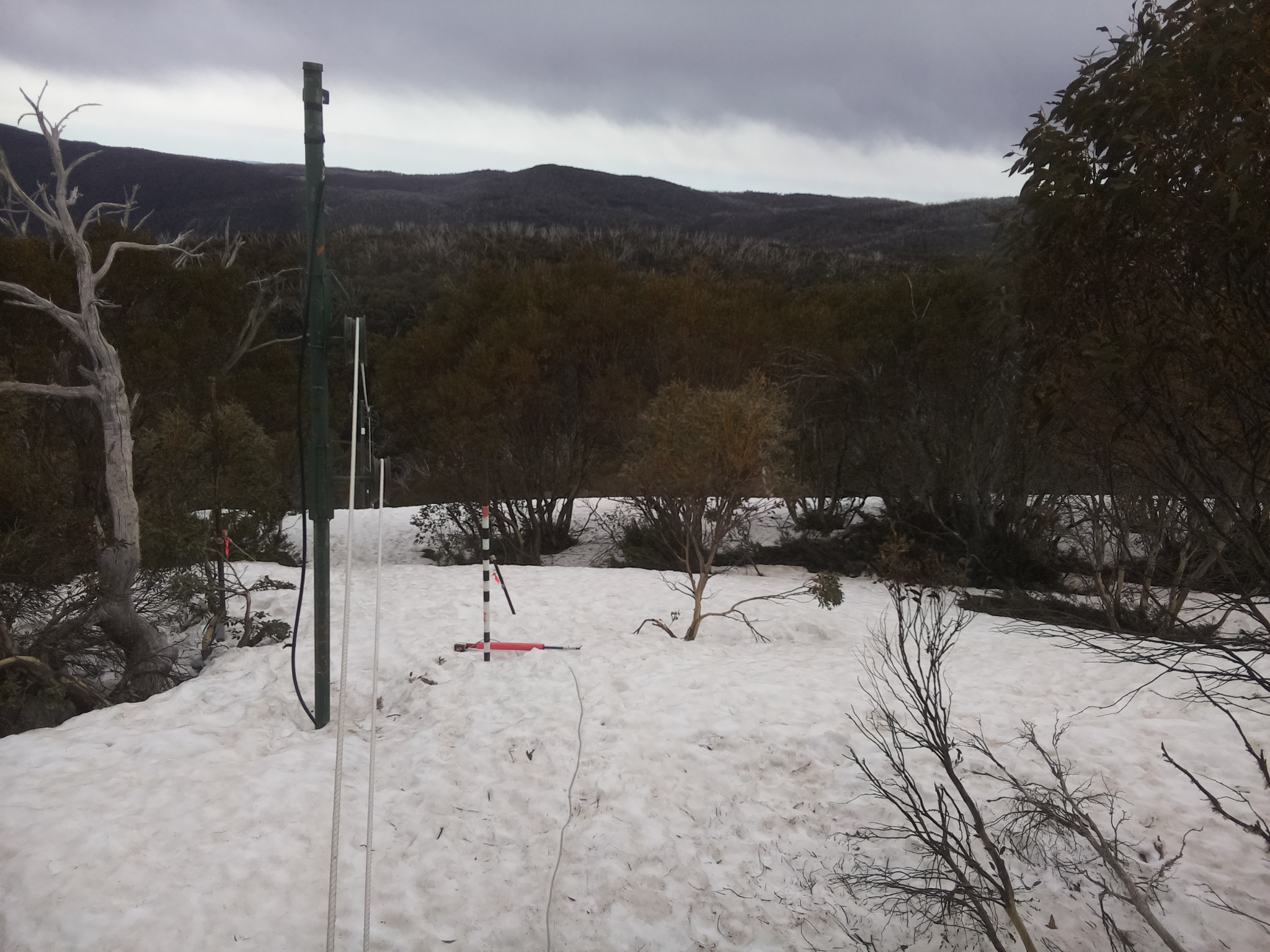 Bogong Web Cam 10:00am Tuesday 30th of September 2025
