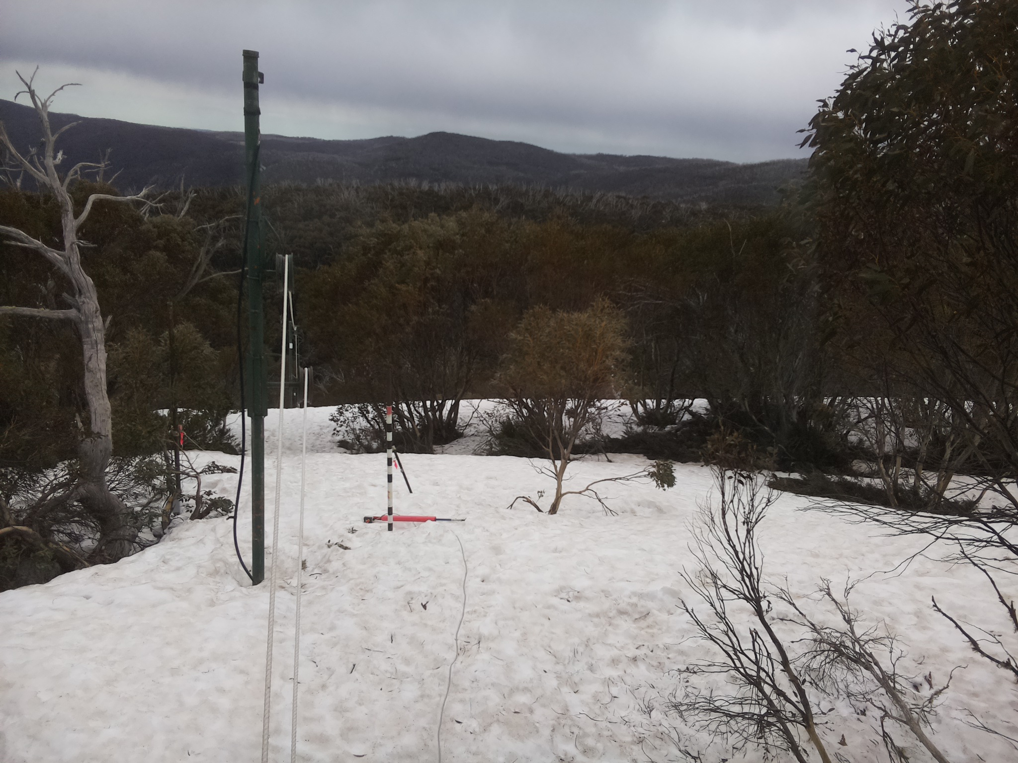 Bogong Web Cam 12:10pm Tuesday 30th of September 2025