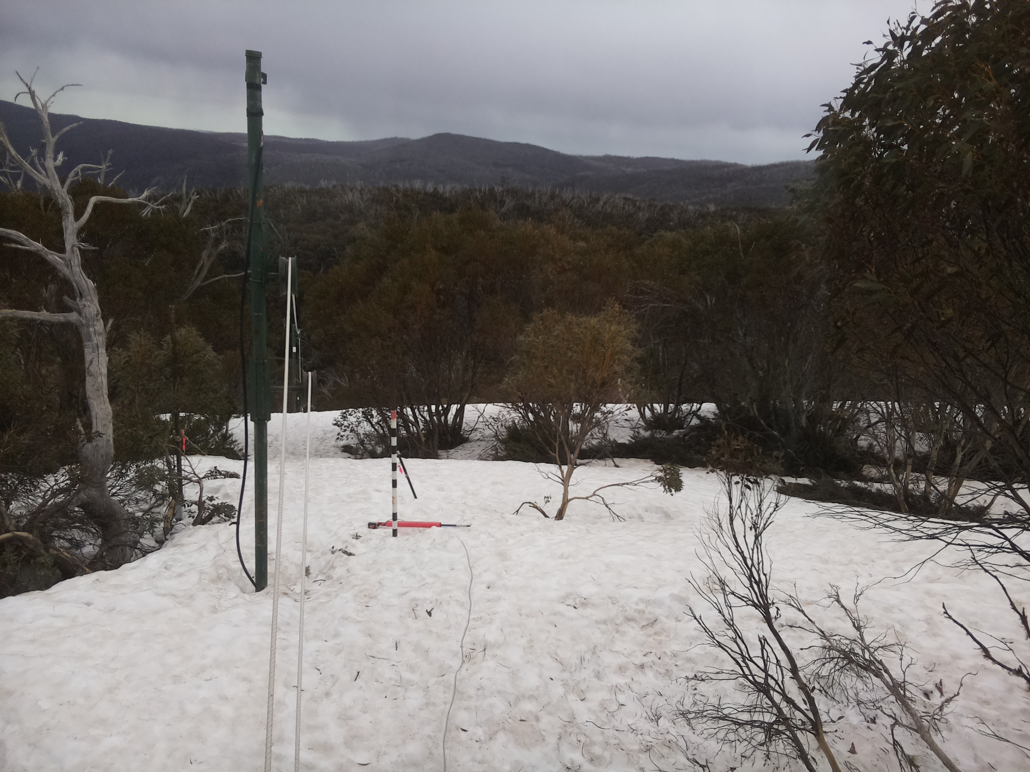 Bogong Web Cam 12:20pm Tuesday 30th of September 2025