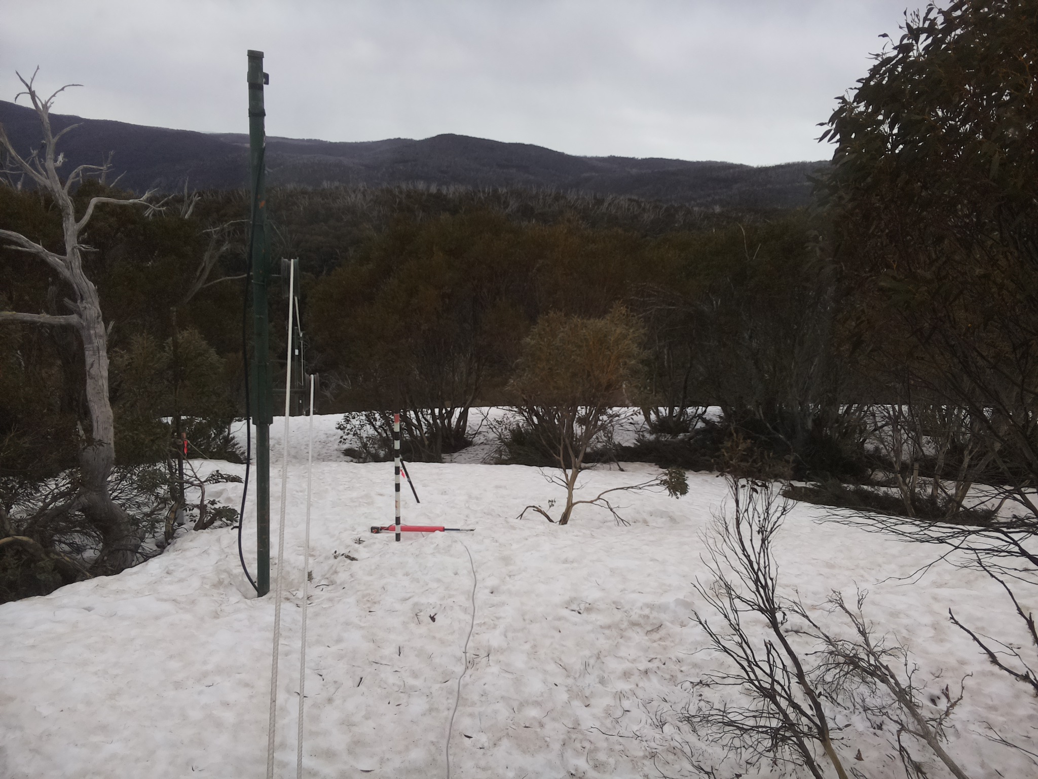 Bogong Web Cam 2:10pm Tuesday 30th of September 2025