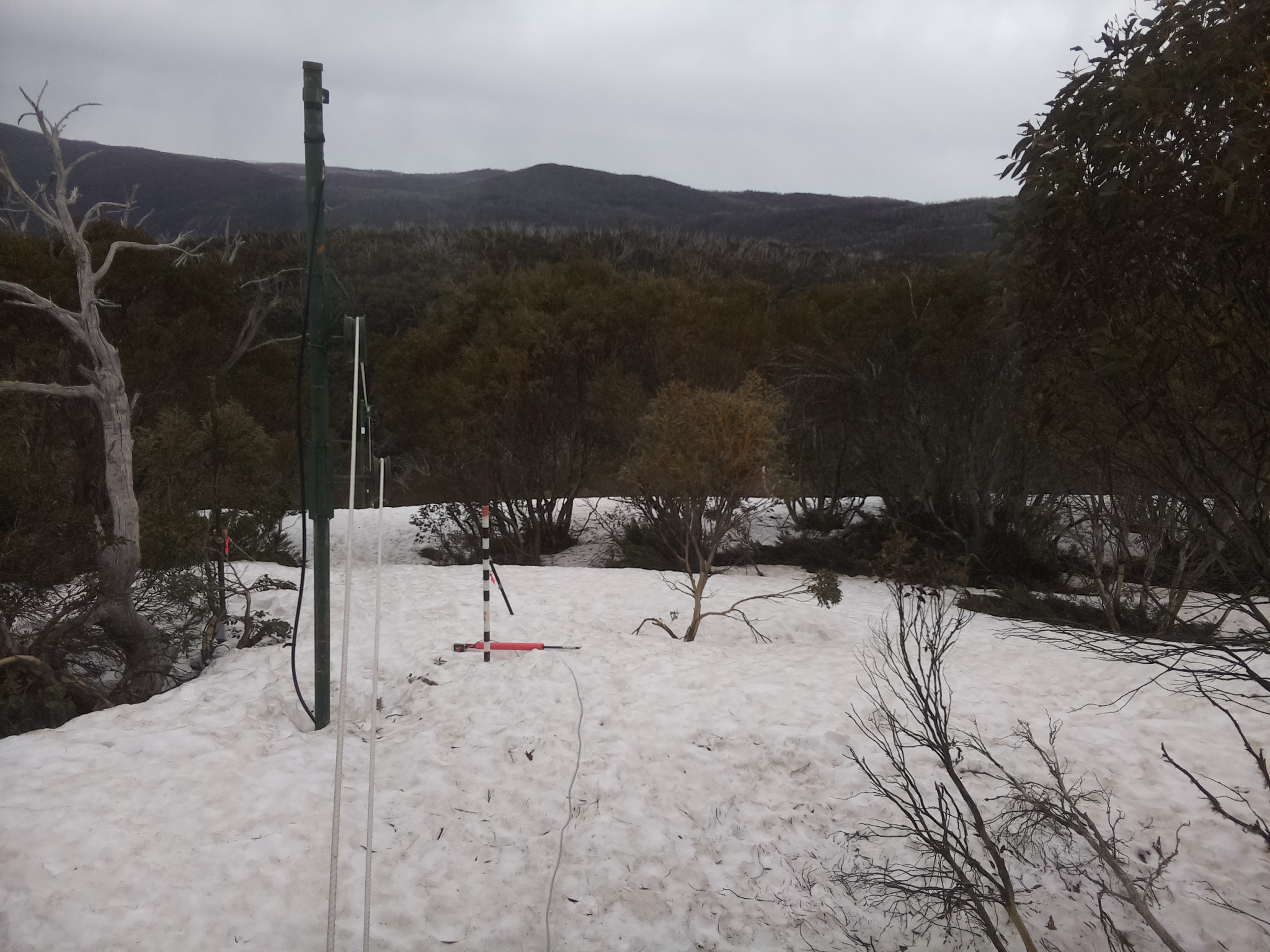 Bogong Web Cam 2:20pm Tuesday 30th of September 2025