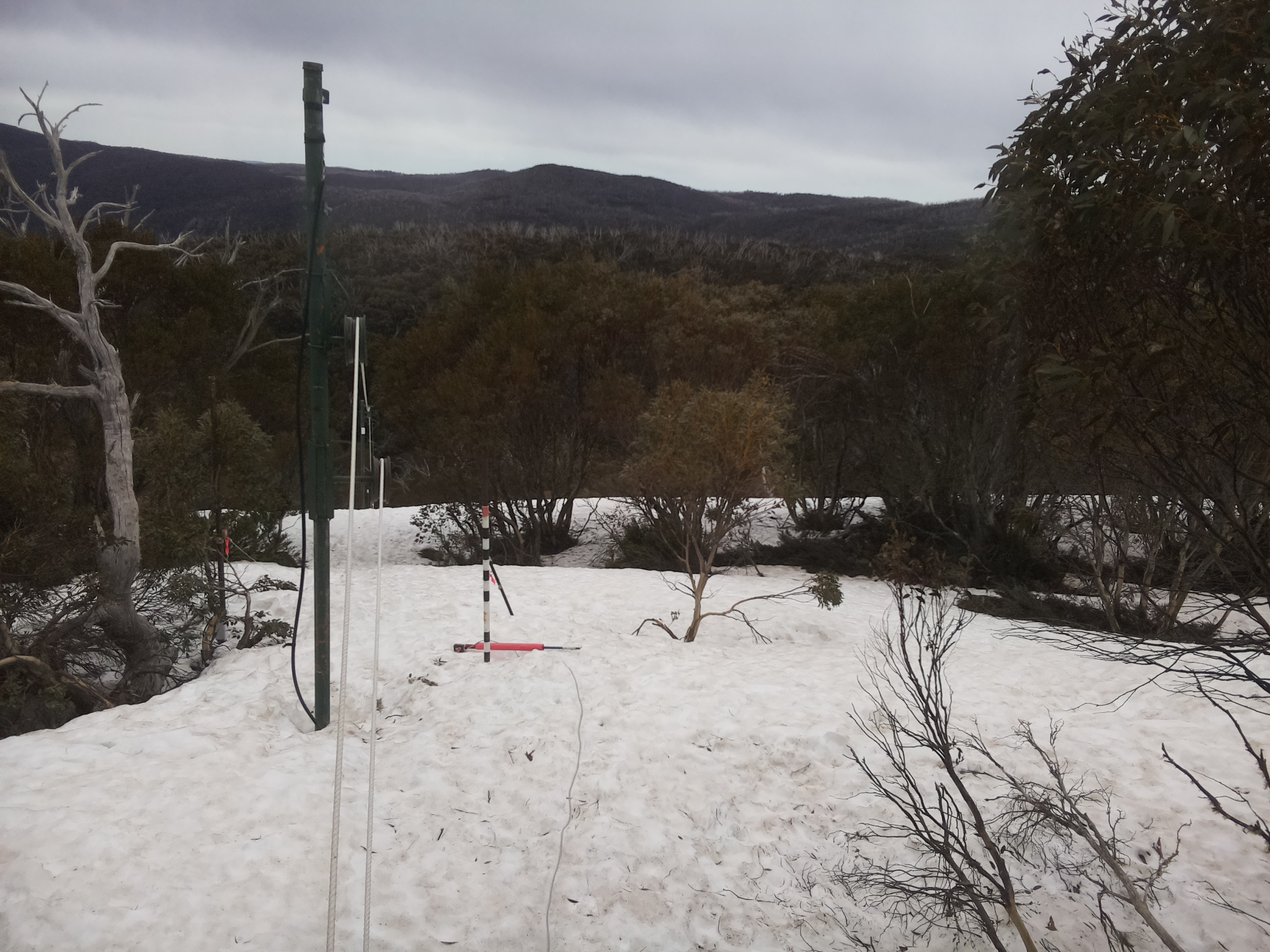 Bogong Web Cam 2:40pm Tuesday 30th of September 2025