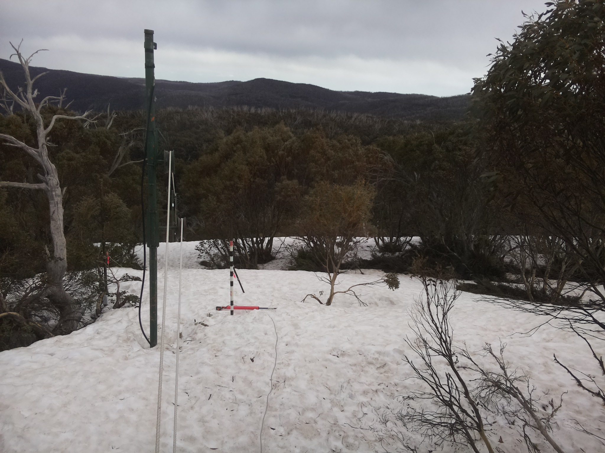 Bogong Web Cam 2:50pm Tuesday 30th of September 2025