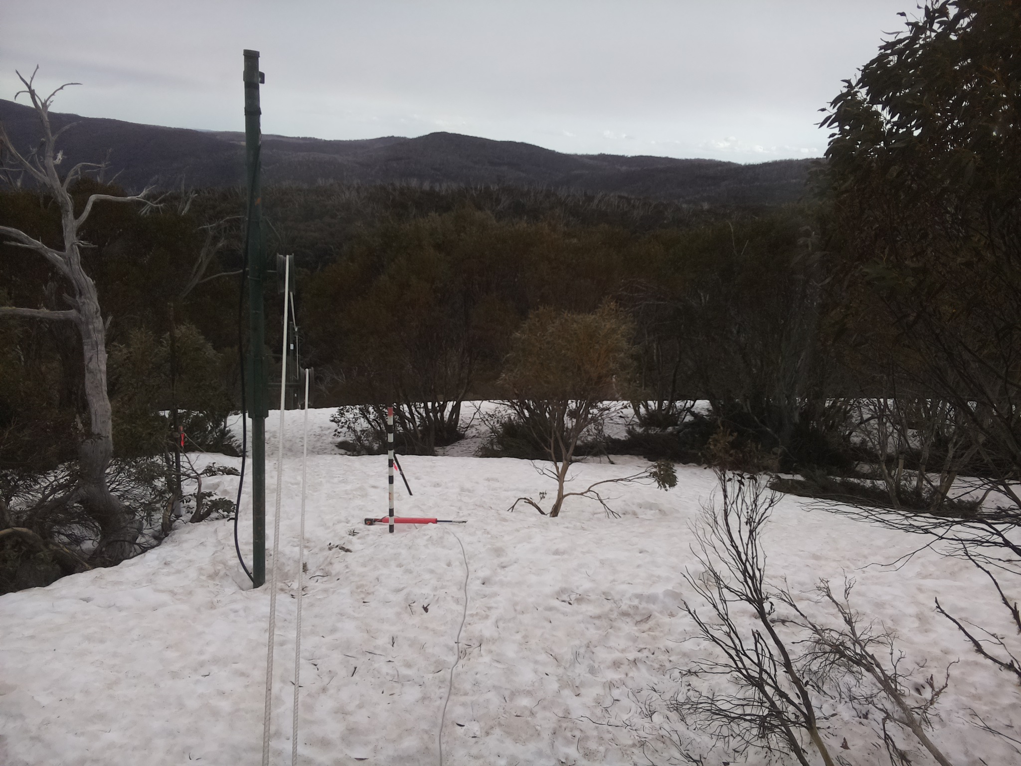 Bogong Web Cam 4:00pm Tuesday 30th of September 2025