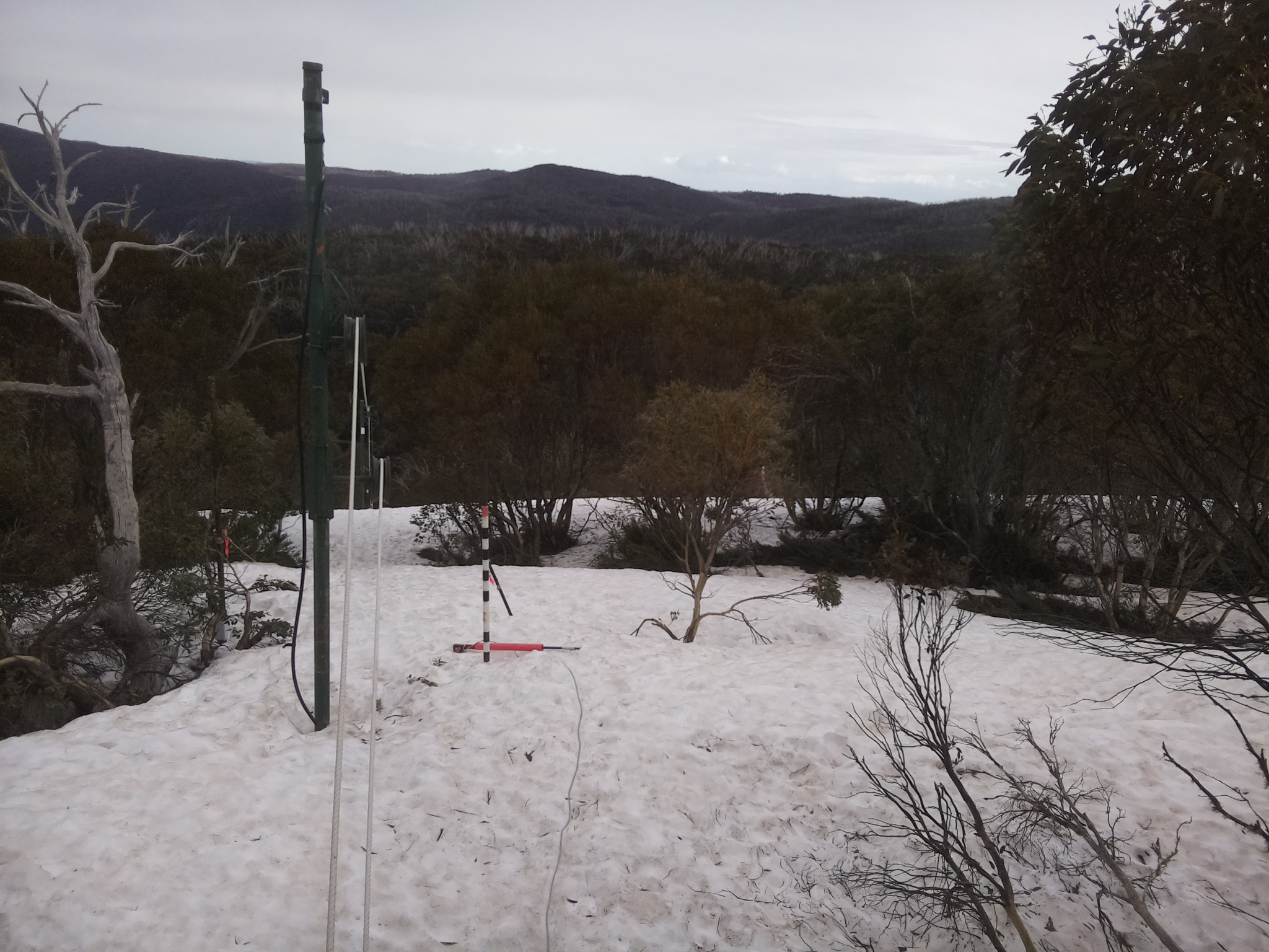 Bogong Web Cam 4:10pm Tuesday 30th of September 2025