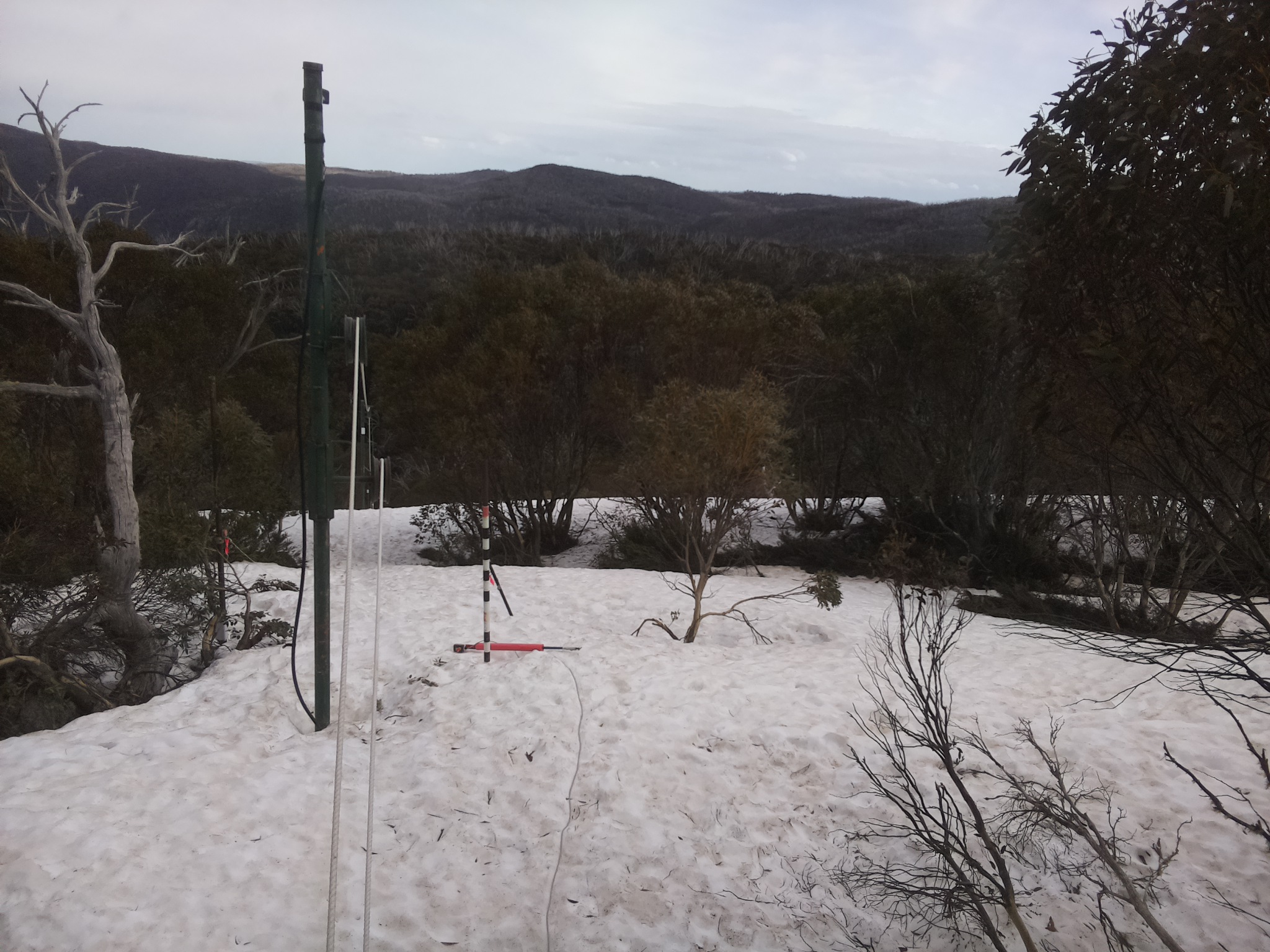 Bogong Web Cam 4:20pm Tuesday 30th of September 2025