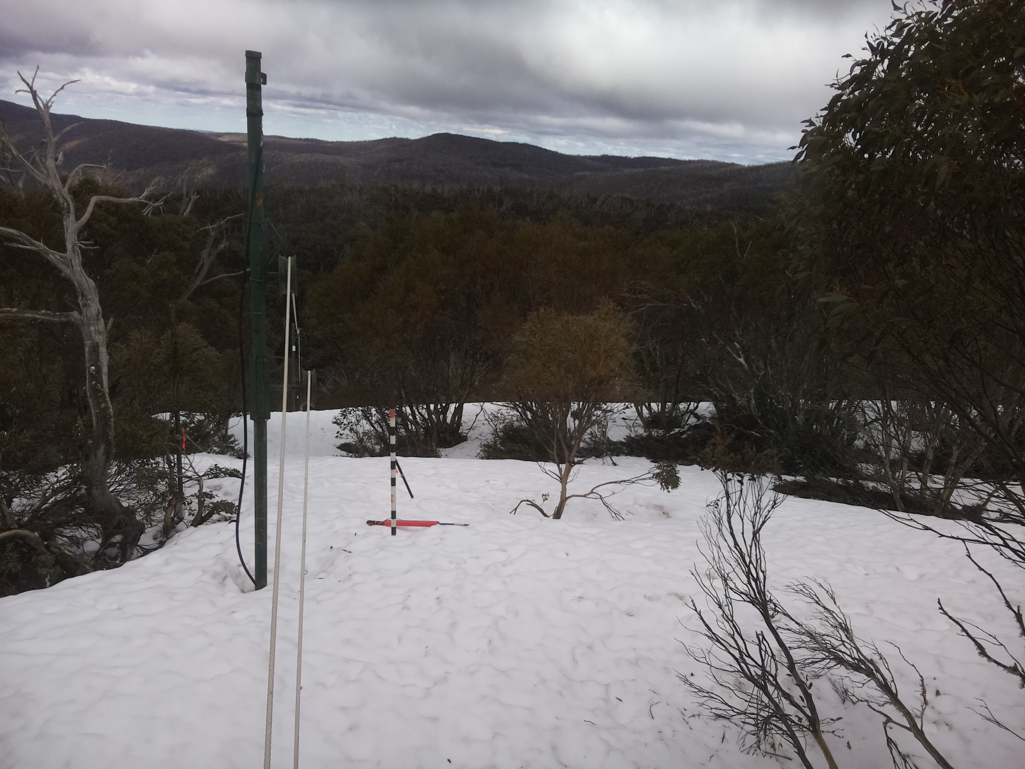 Bogong Web Cam 12:30pm Wednesday 1st of October 2025