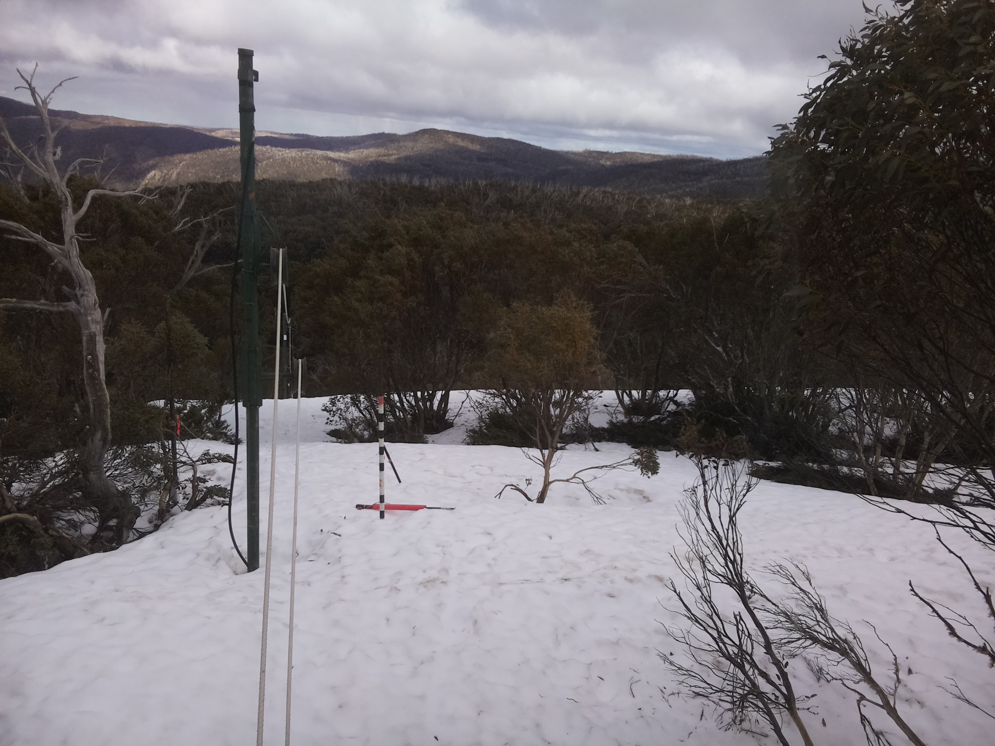 Bogong Web Cam 1:40pm Wednesday 1st of October 2025