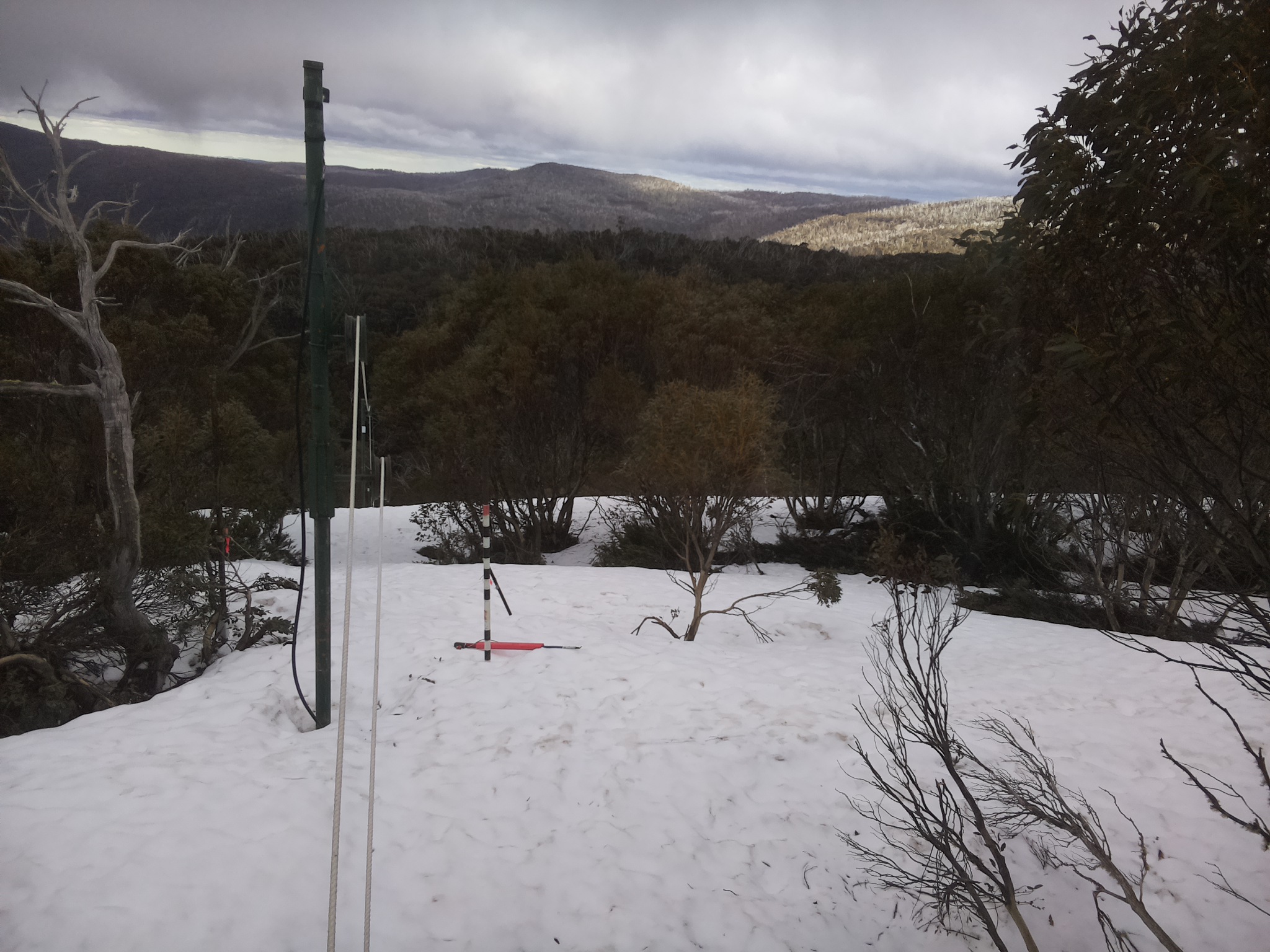 Bogong Web Cam 3:00pm Wednesday 1st of October 2025