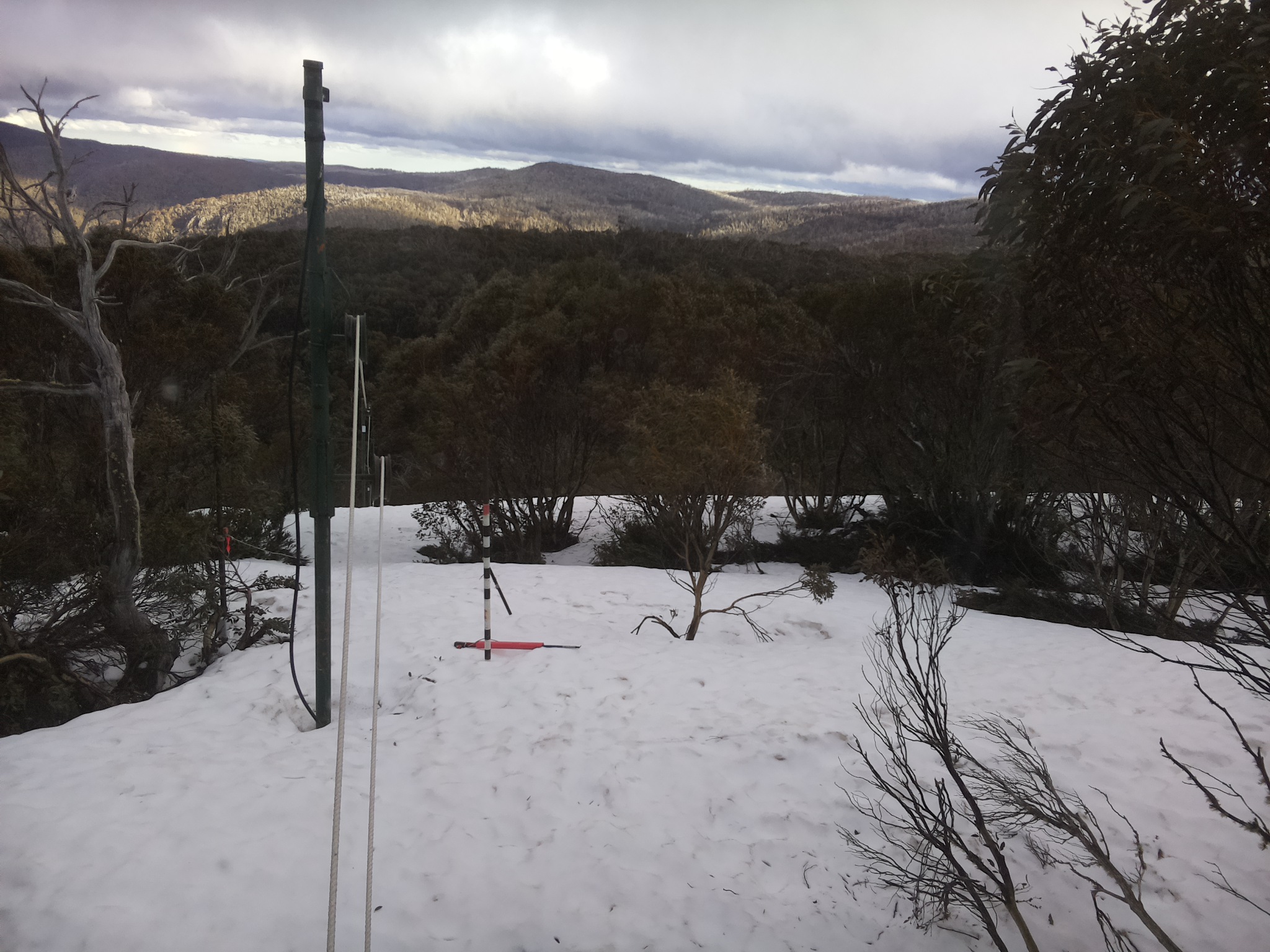 Bogong Web Cam 4:50pm Wednesday 1st of October 2025