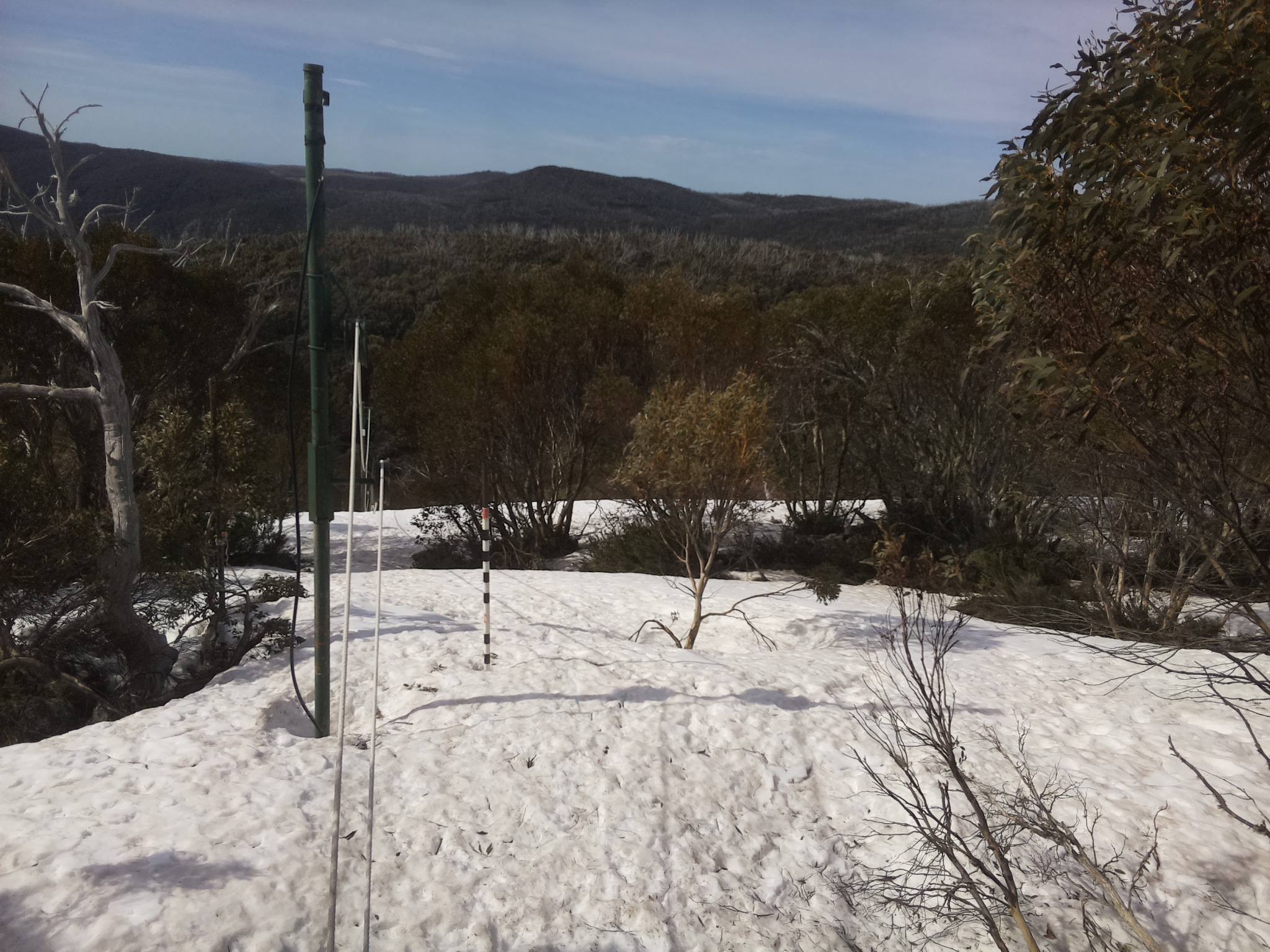 Bogong Web Cam 10:10am Sunday 5th of October 2025