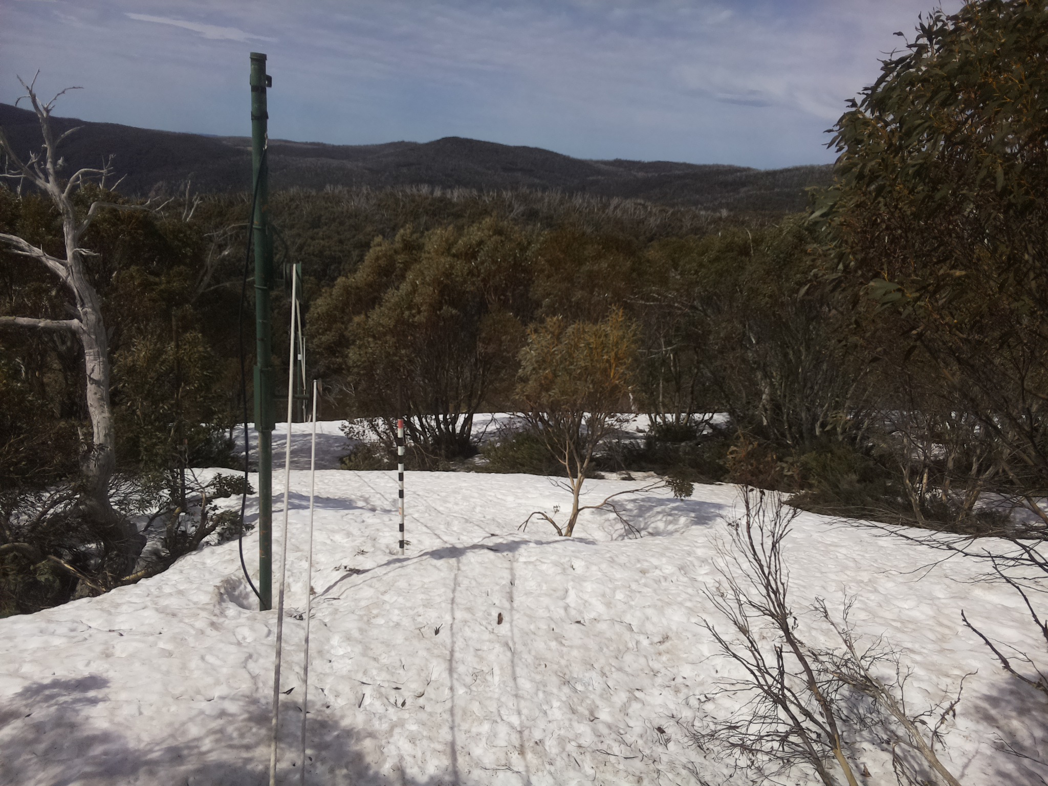 Bogong Web Cam 11:30am Sunday 5th of October 2025