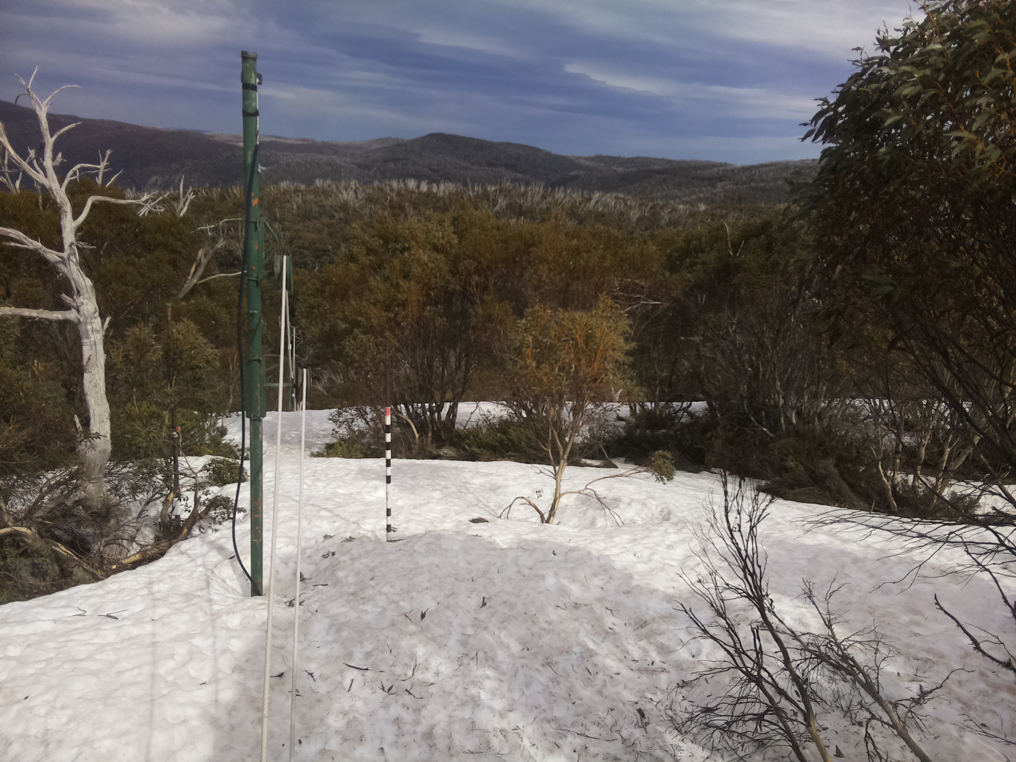 Bogong Web Cam 3:40pm Sunday 5th of October 2025