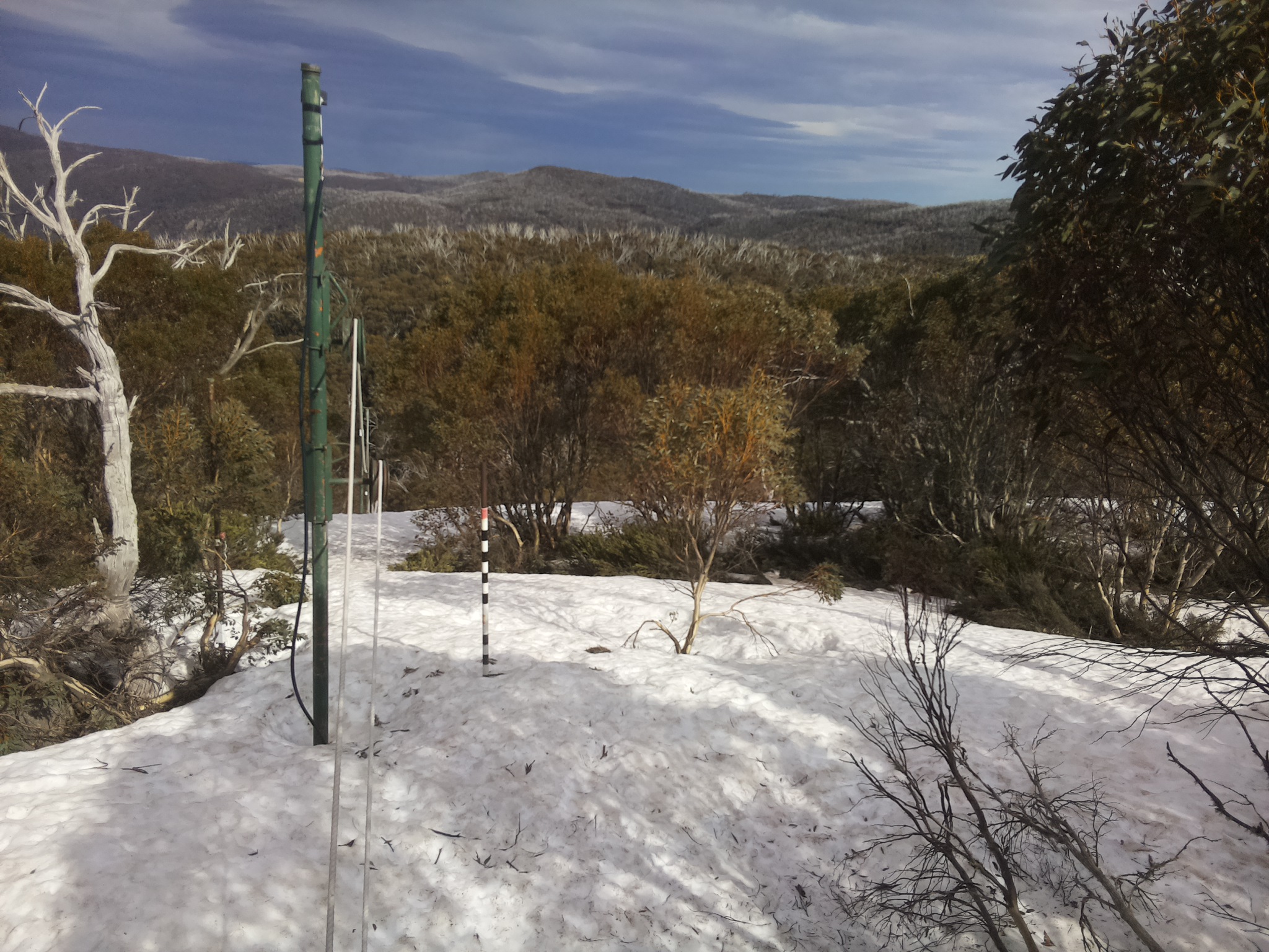 Bogong Web Cam 4:10pm Sunday 5th of October 2025