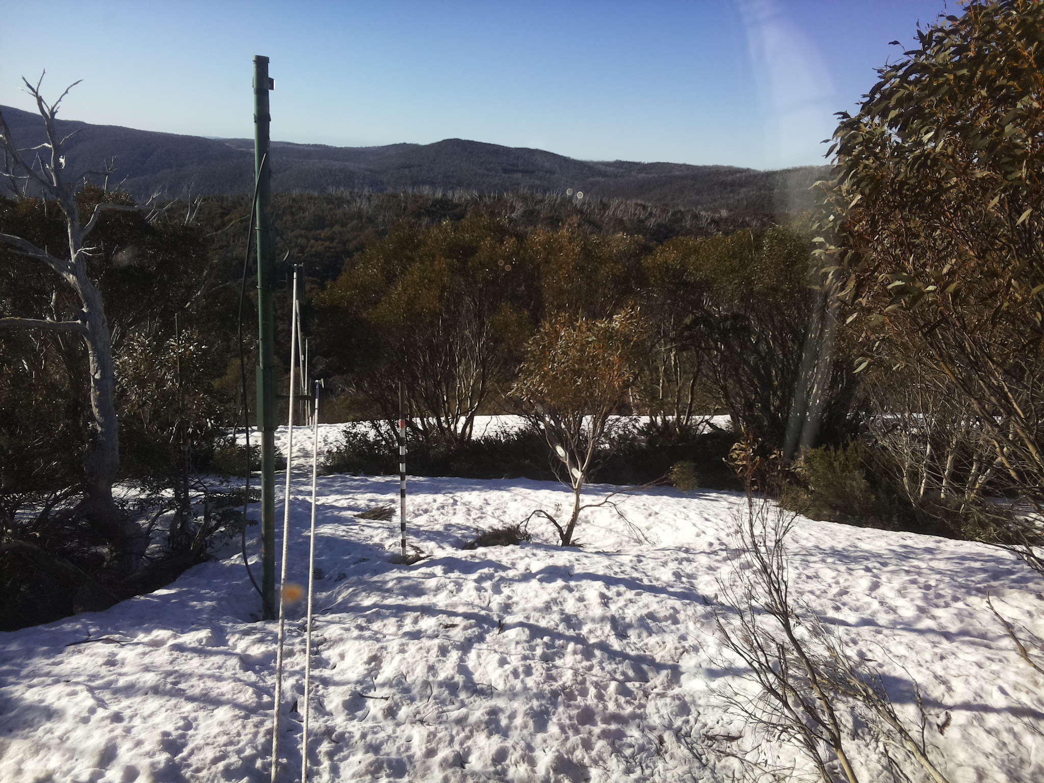 Bogong Web Cam 8:20am Tuesday 7th of October 2025