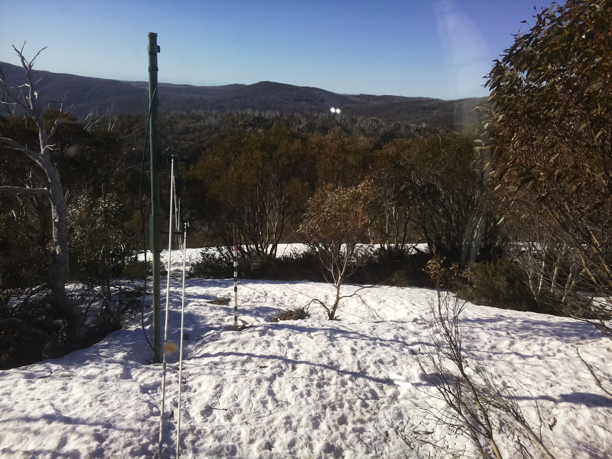 Bogong Web Cam 8:40am Tuesday 7th of October 2025