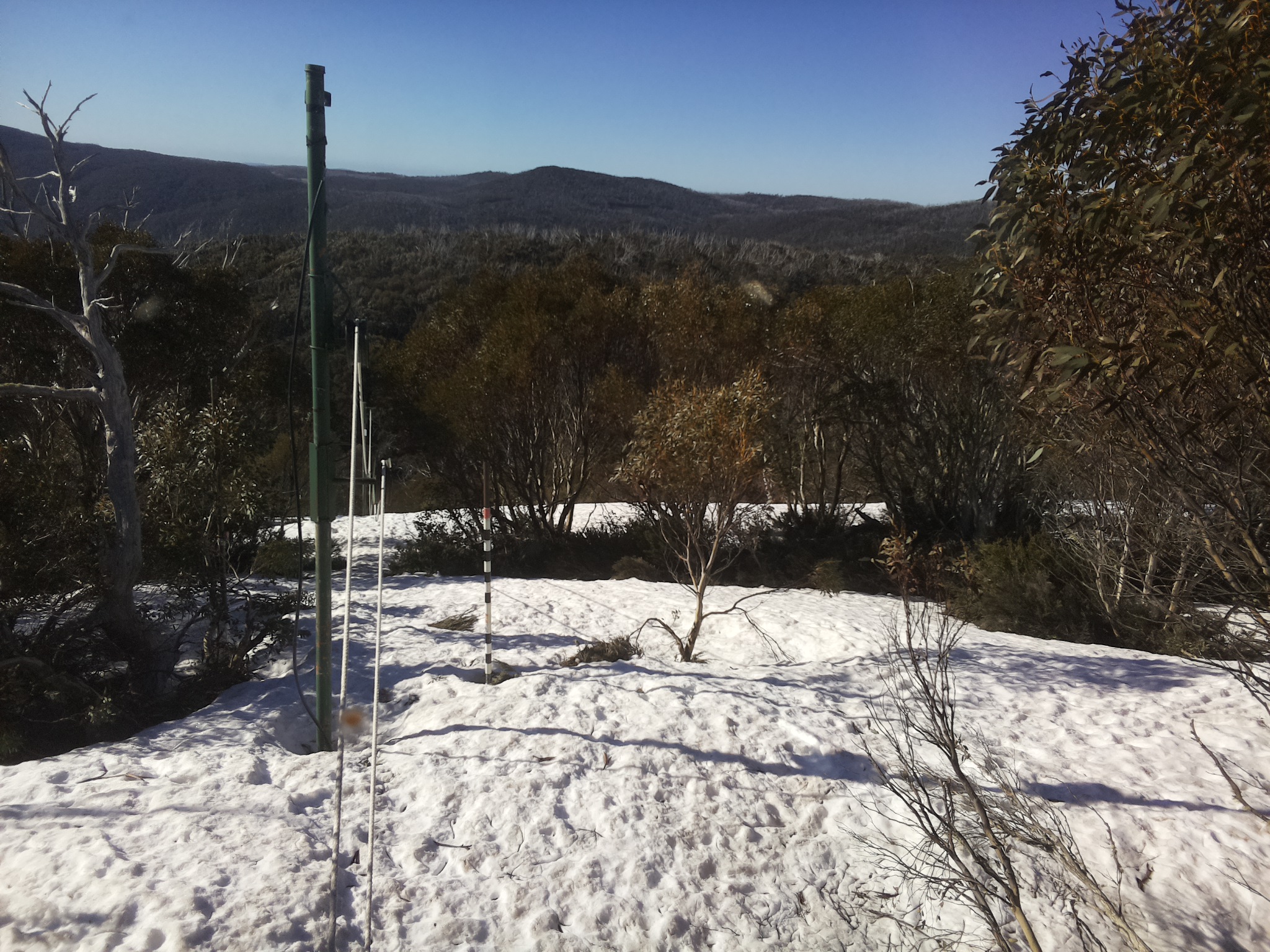 Bogong Web Cam 9:00am Tuesday 7th of October 2025
