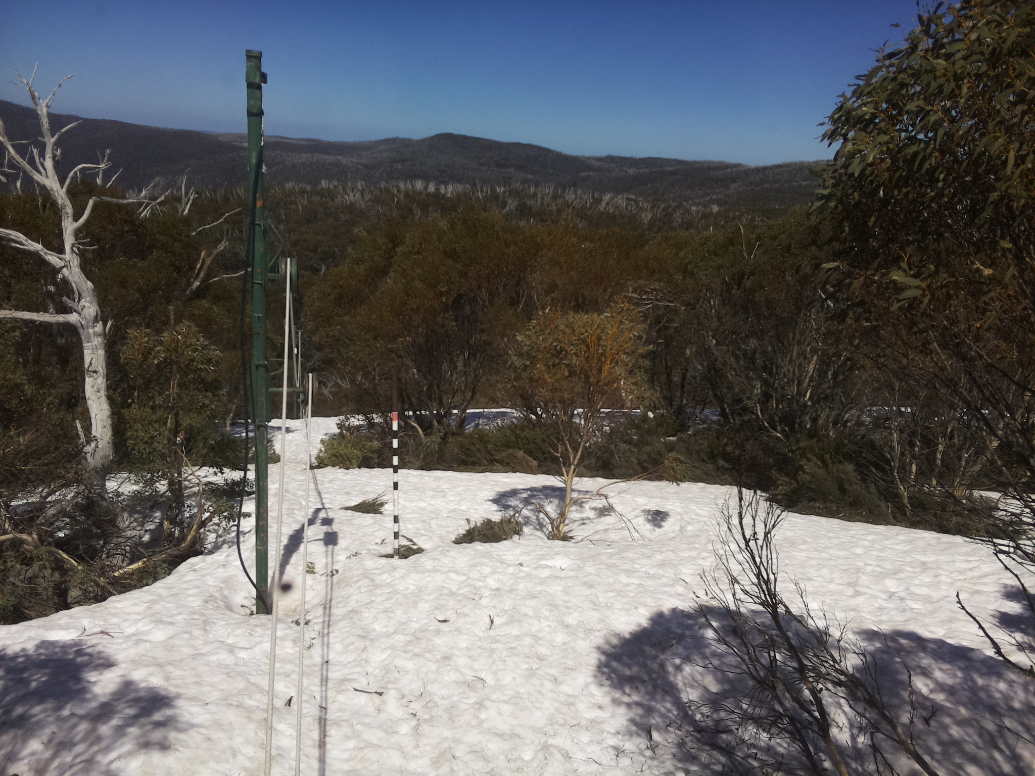 Bogong Web Cam 1:50pm Tuesday 7th of October 2025