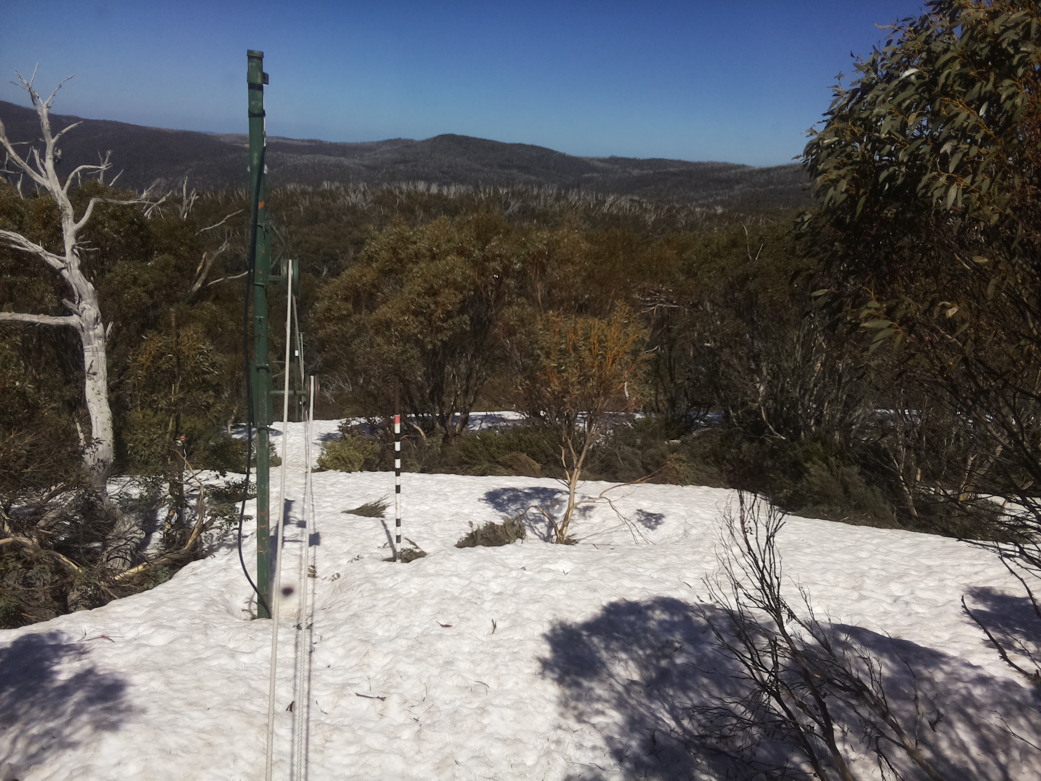Bogong Web Cam 2:10pm Tuesday 7th of October 2025