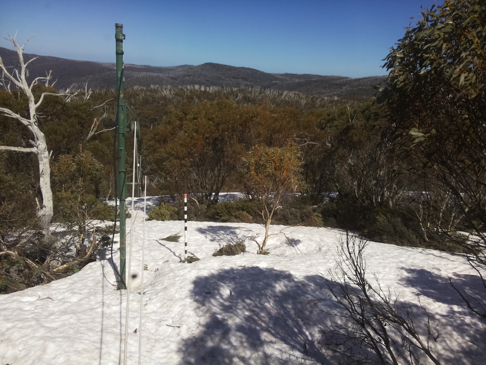 Bogong Web Cam 3:00pm Tuesday 7th of October 2025