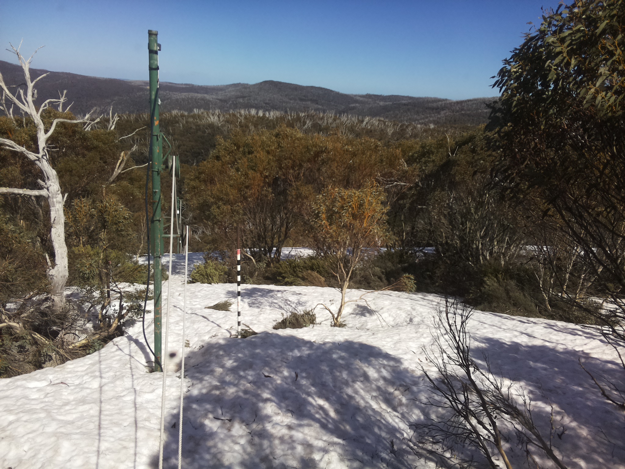 Bogong Web Cam 3:30pm Tuesday 7th of October 2025
