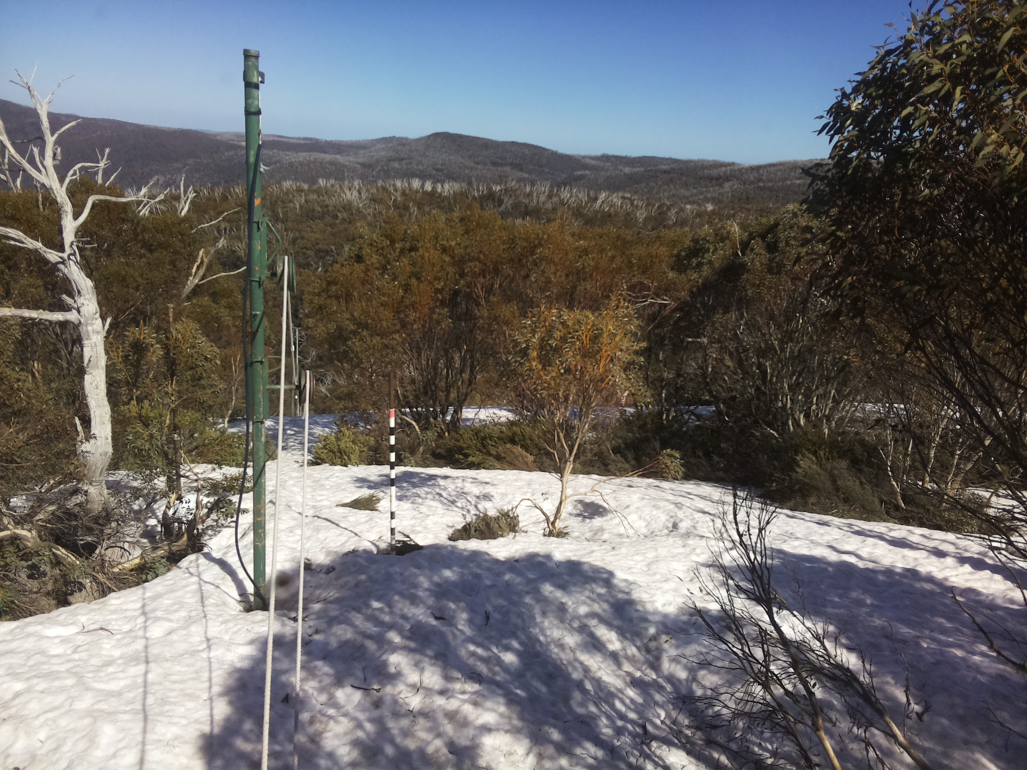 Bogong Web Cam 3:40pm Tuesday 7th of October 2025