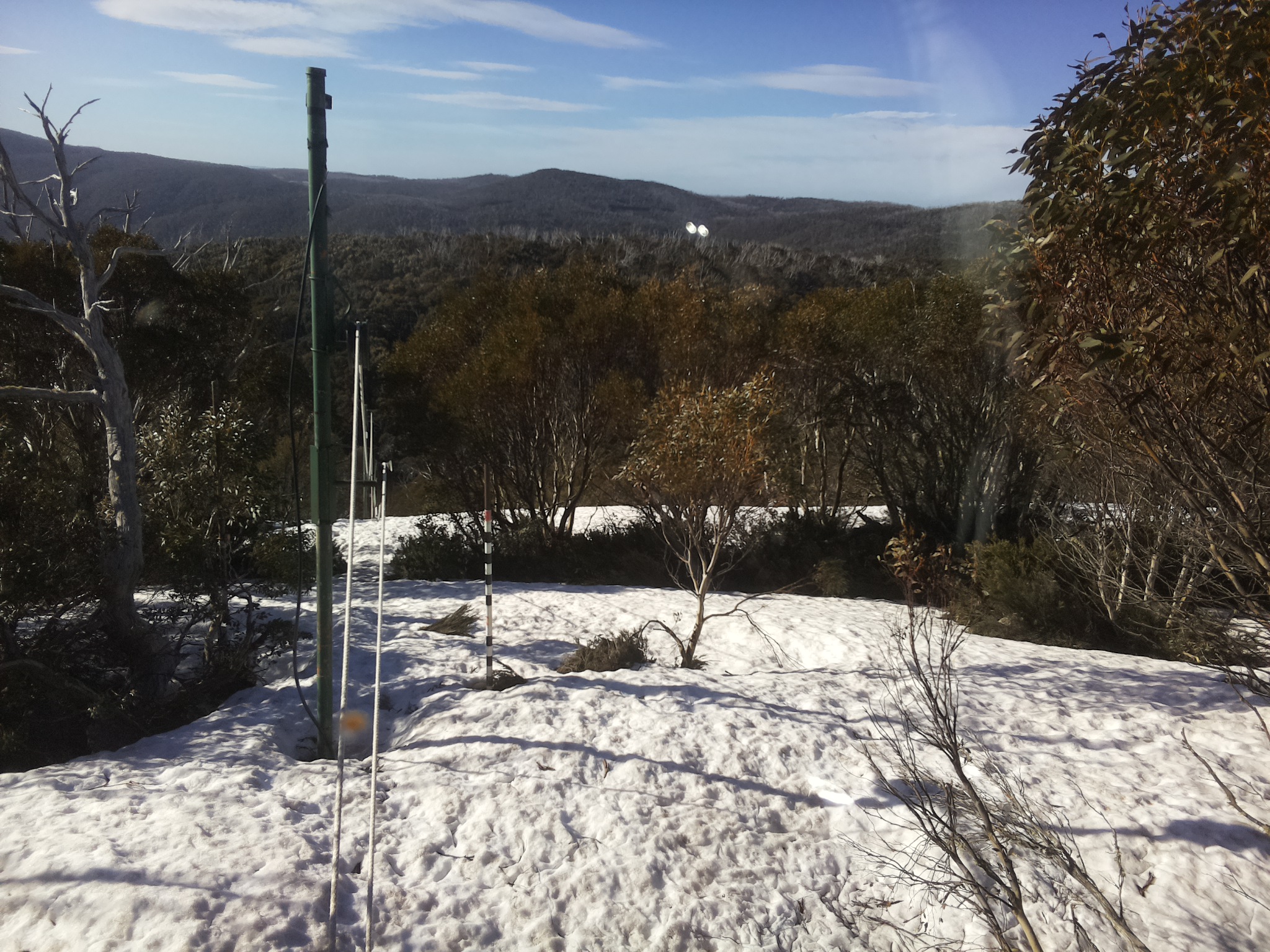 Bogong Web Cam 8:40am Wednesday 8th of October 2025