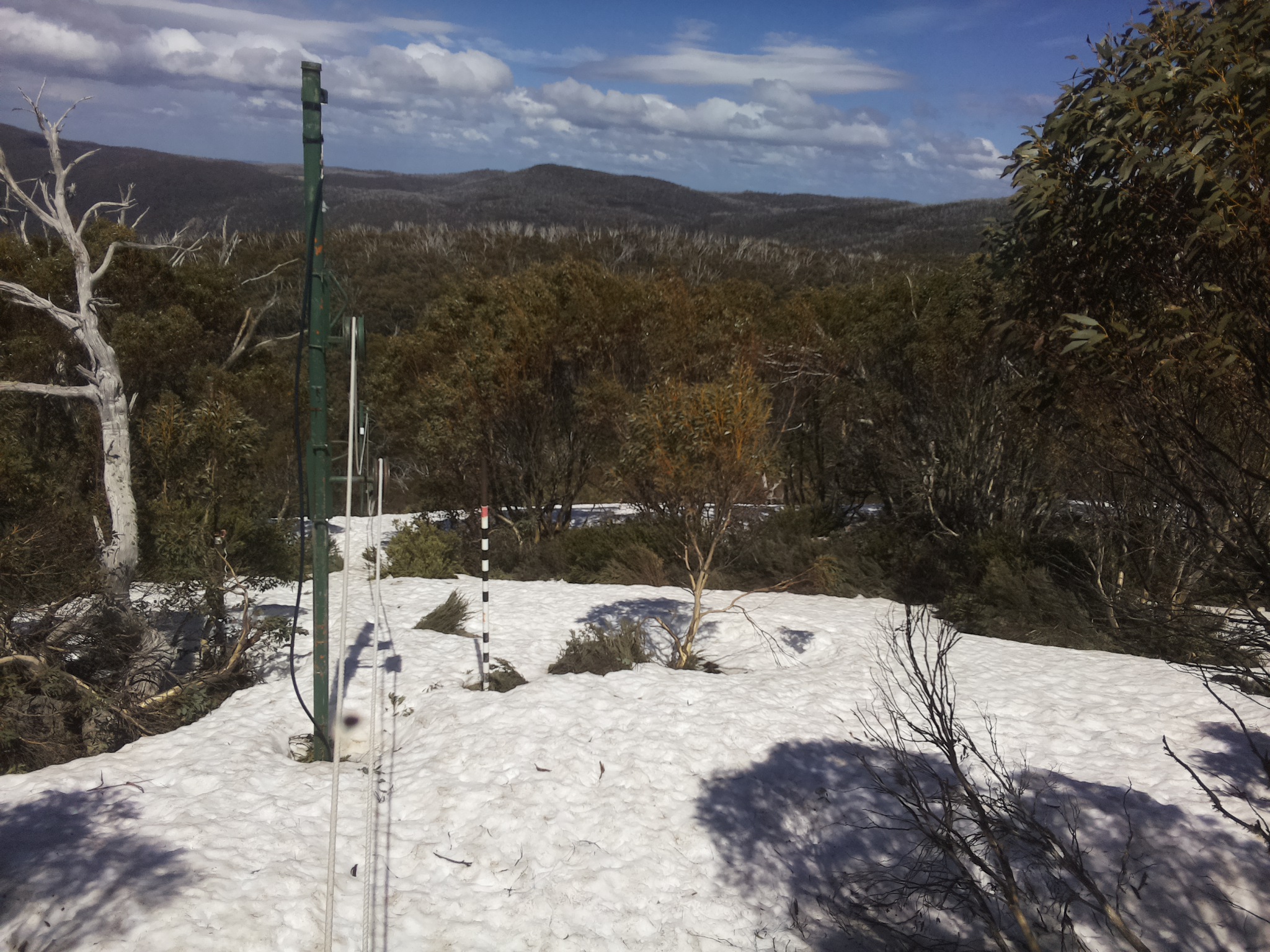 Bogong Web Cam 2:00pm Wednesday 8th of October 2025