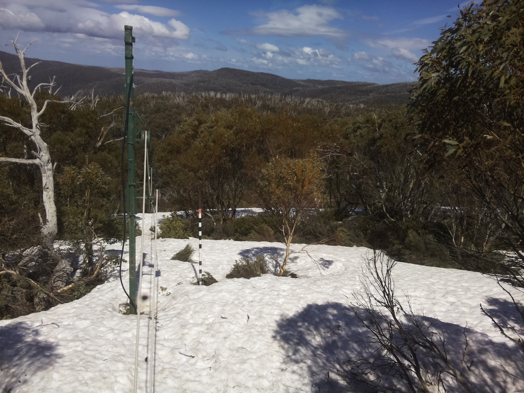 Bogong Web Cam 2:10pm Wednesday 8th of October 2025