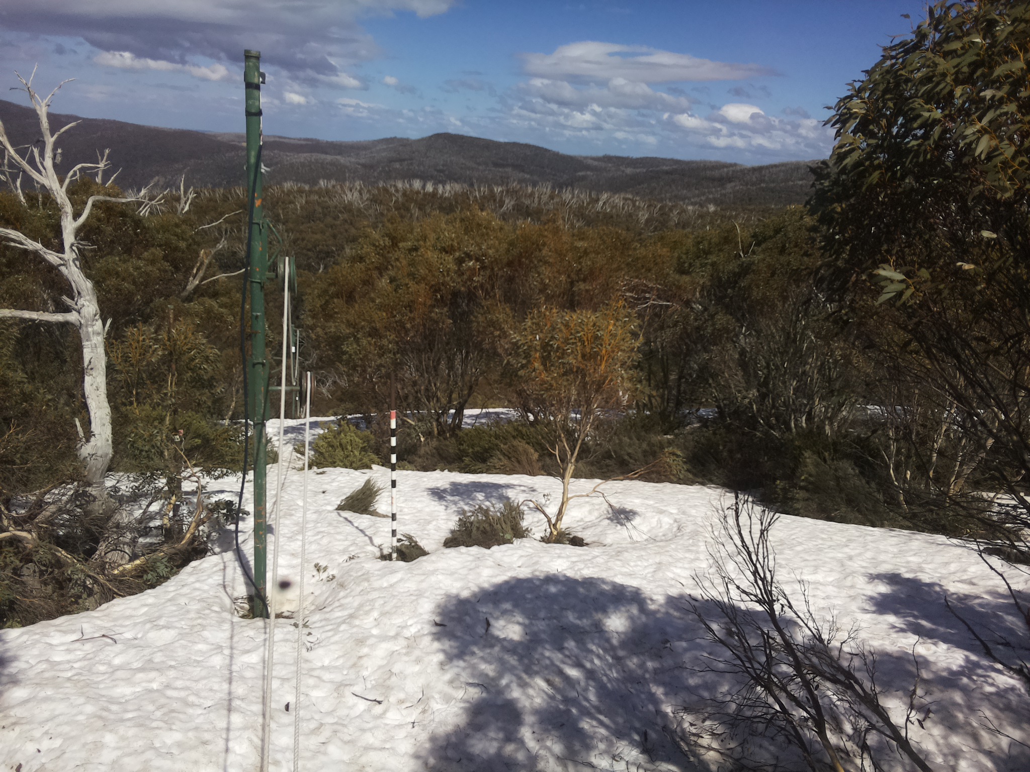 Bogong Web Cam 2:50pm Wednesday 8th of October 2025