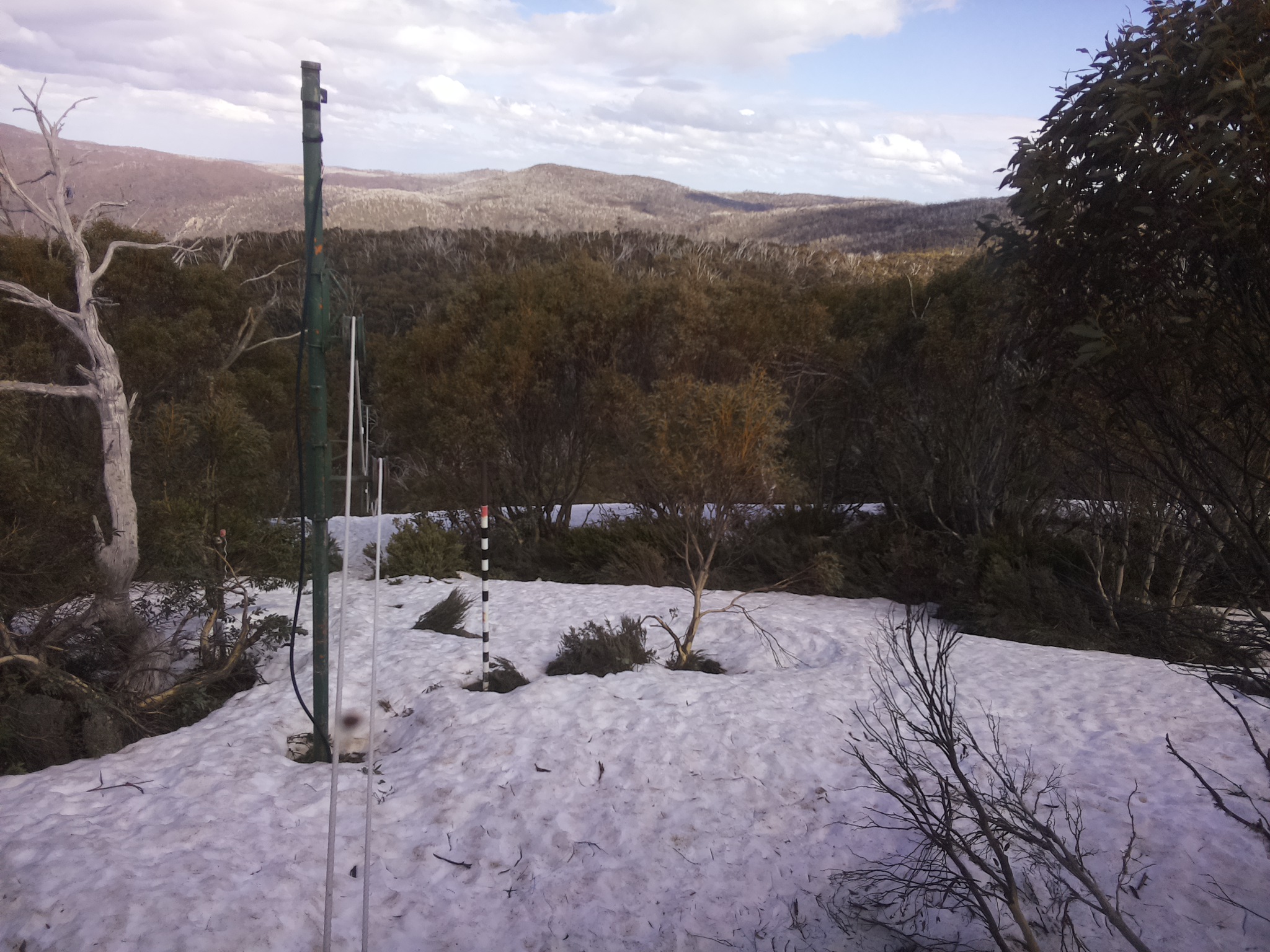 Bogong Web Cam 3:30pm Wednesday 8th of October 2025