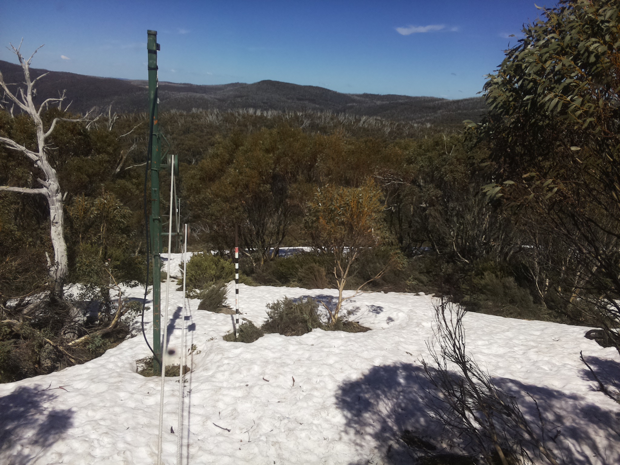 Bogong Web Cam 2:00pm Thursday 9th of October 2025