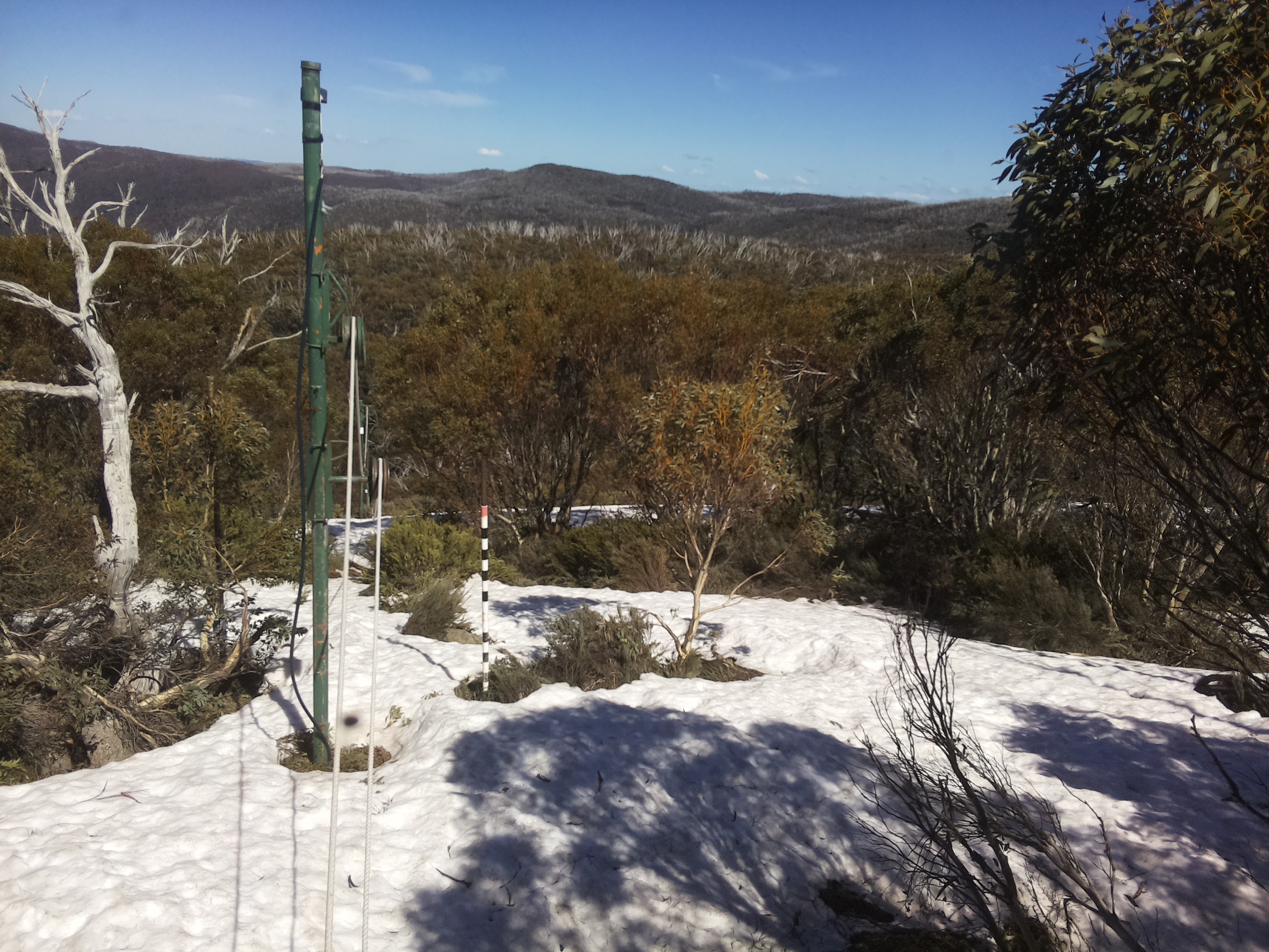 Bogong Web Cam 3:10pm Thursday 9th of October 2025