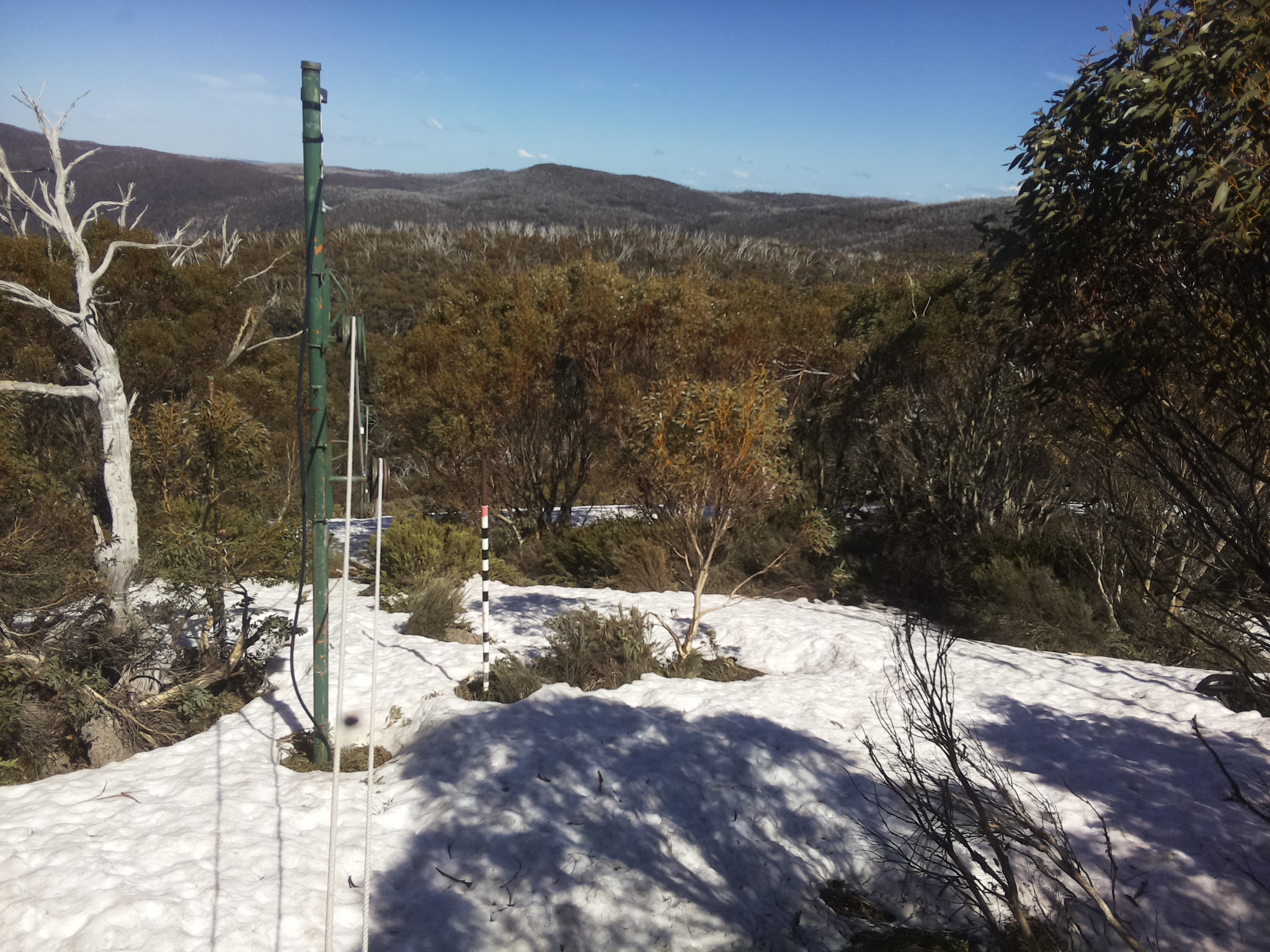 Bogong Web Cam 3:20pm Thursday 9th of October 2025