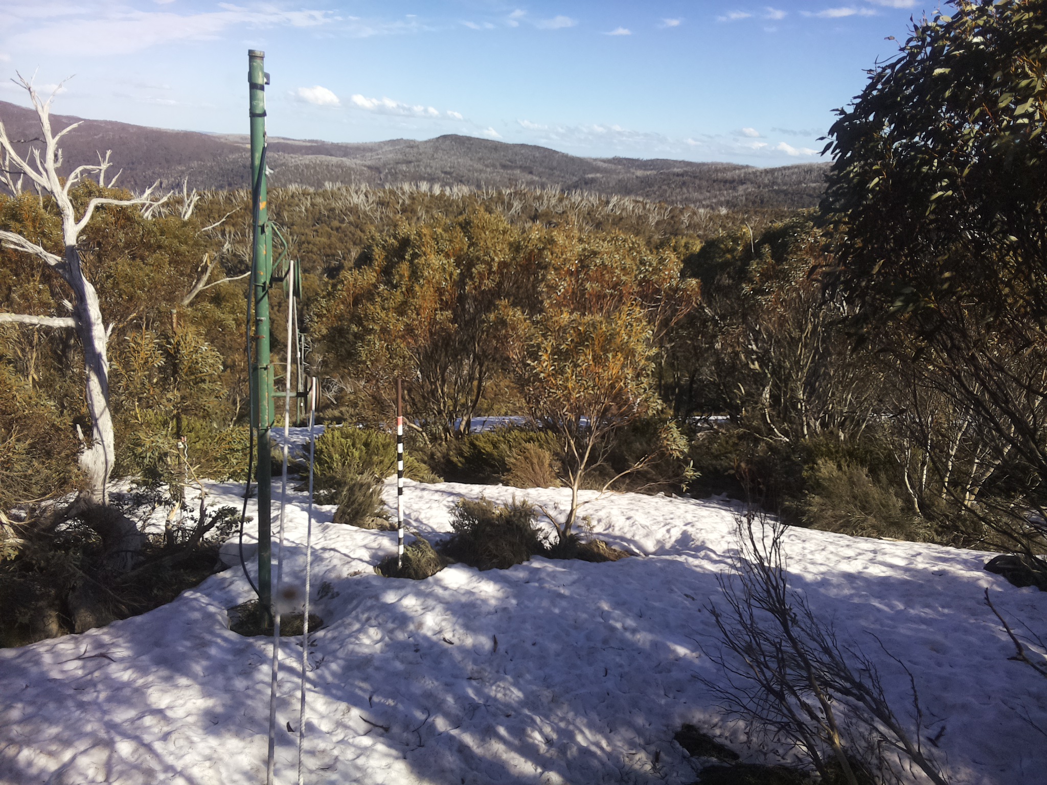 Bogong Web Cam 4:40pm Thursday 9th of October 2025
