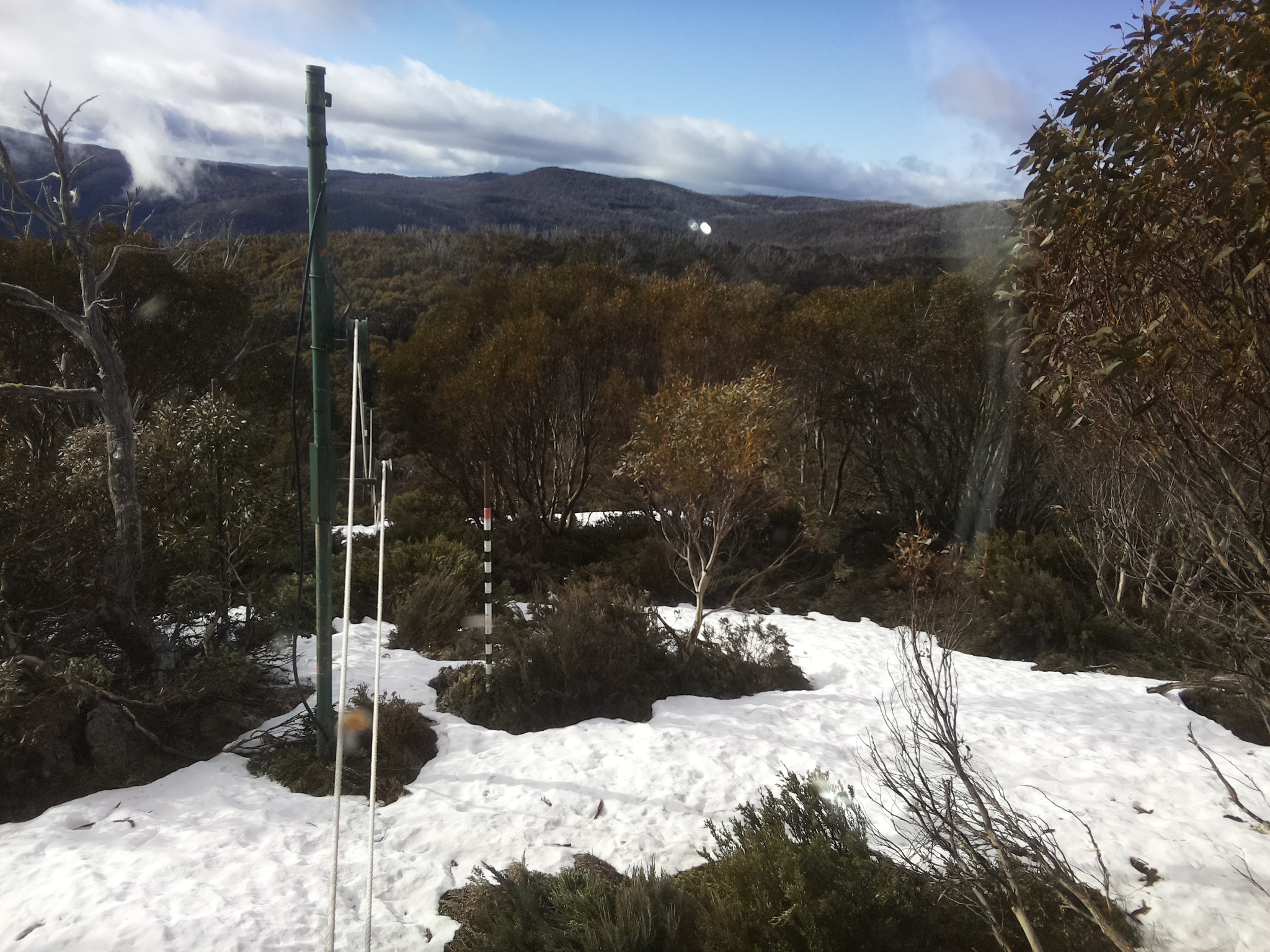 Bogong Web Cam 8:40am Monday 13th of October 2025