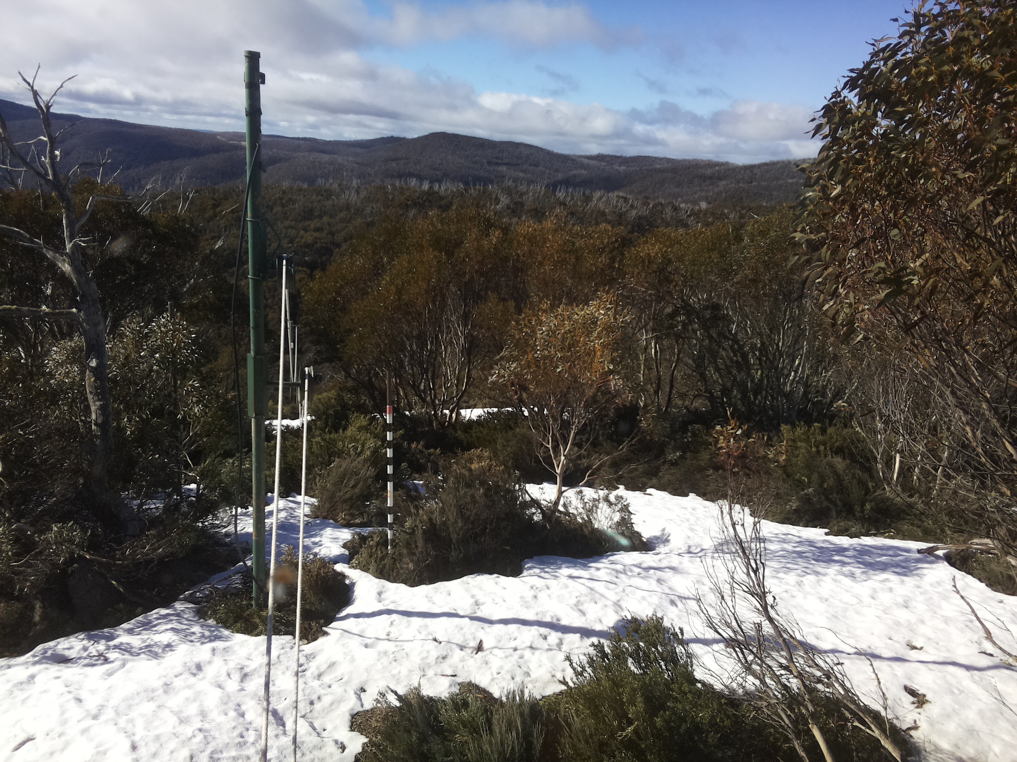 Bogong Web Cam 9:20am Monday 13th of October 2025