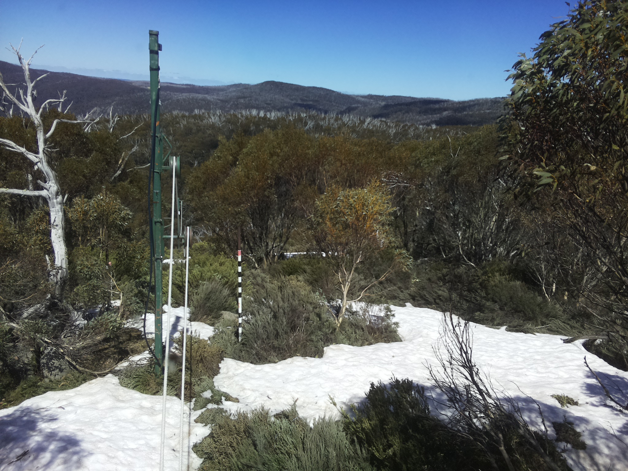 Bogong Web Cam 2:00pm Monday 13th of October 2025