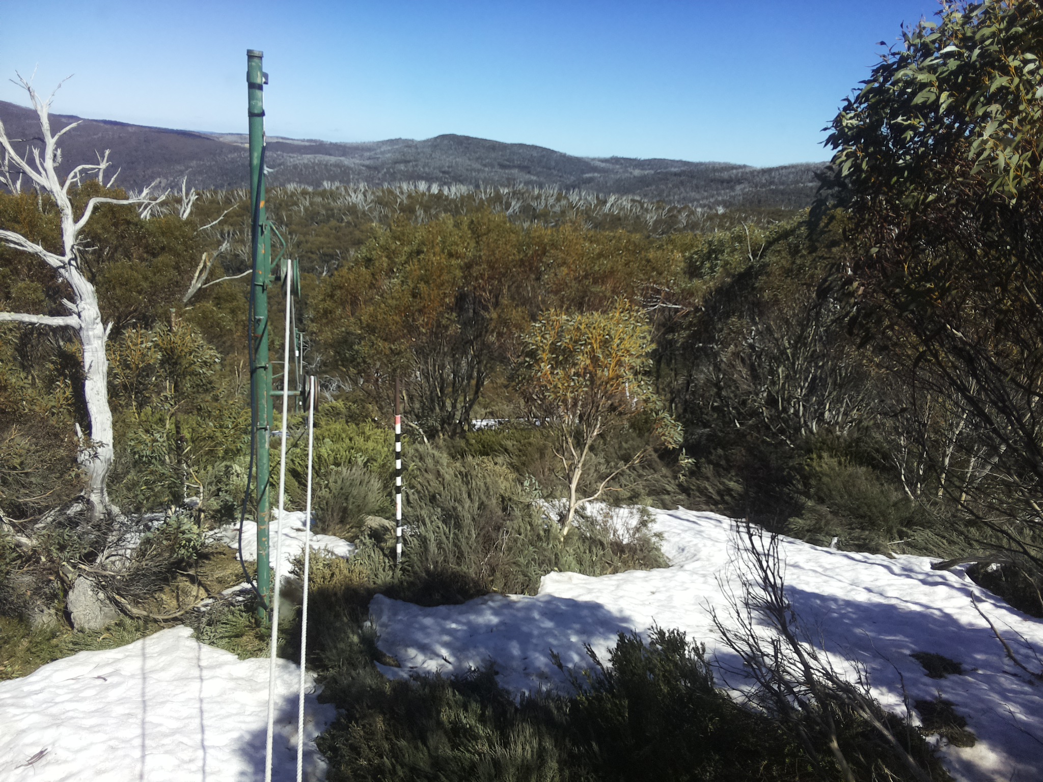 Bogong Web Cam 3:30pm Monday 13th of October 2025
