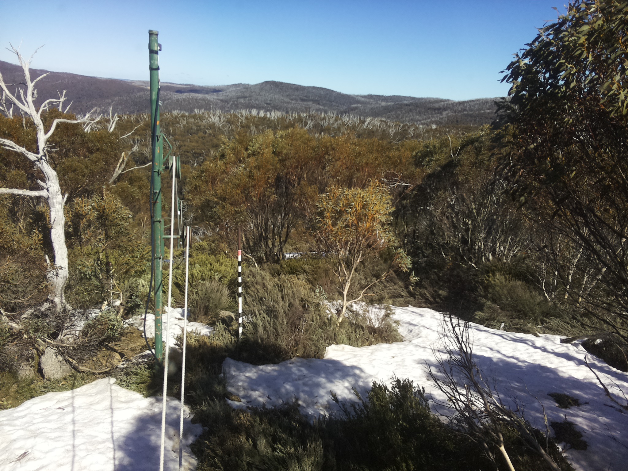 Bogong Web Cam 3:40pm Monday 13th of October 2025