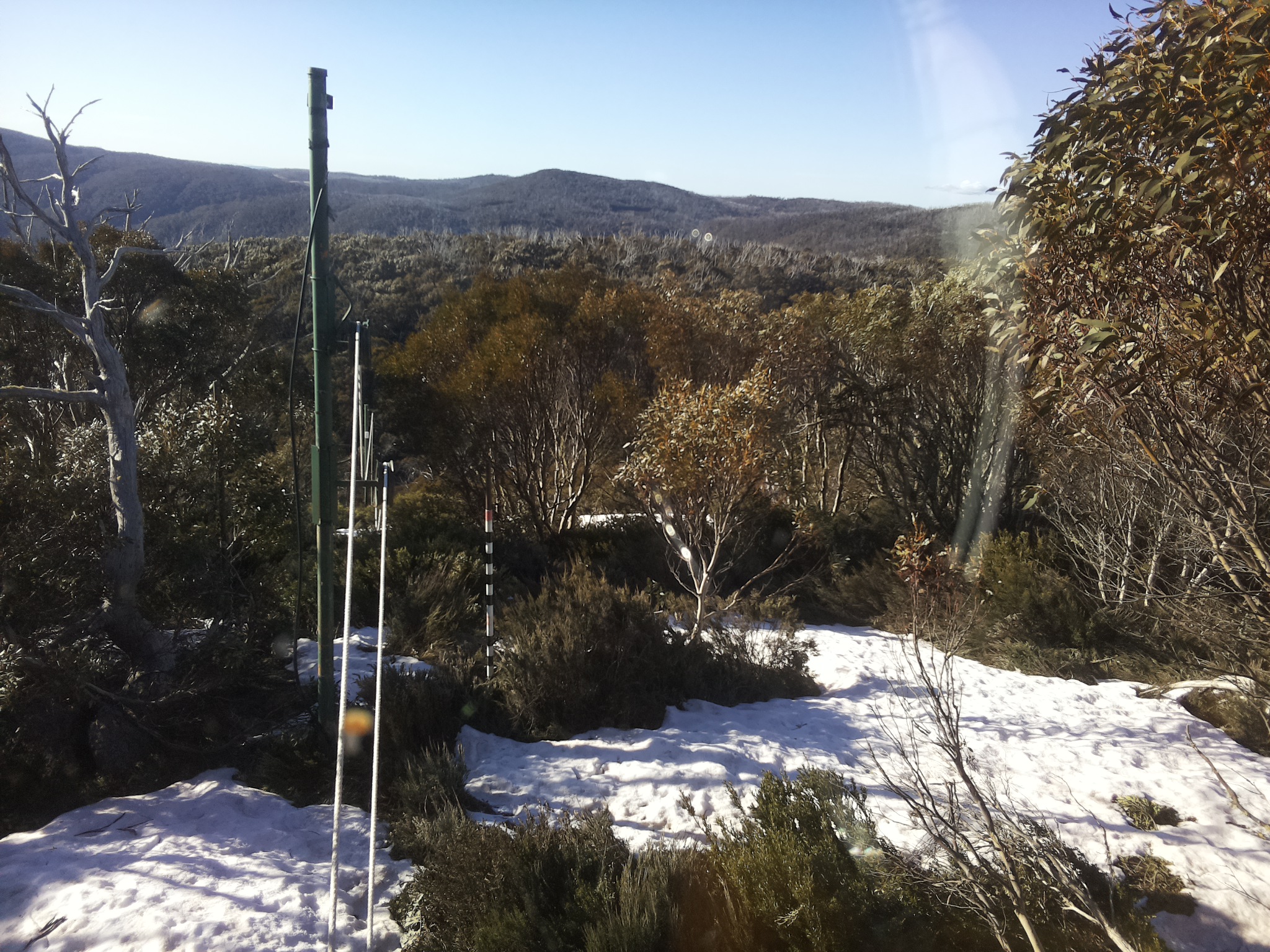 Bogong Web Cam 8:10am Tuesday 14th of October 2025