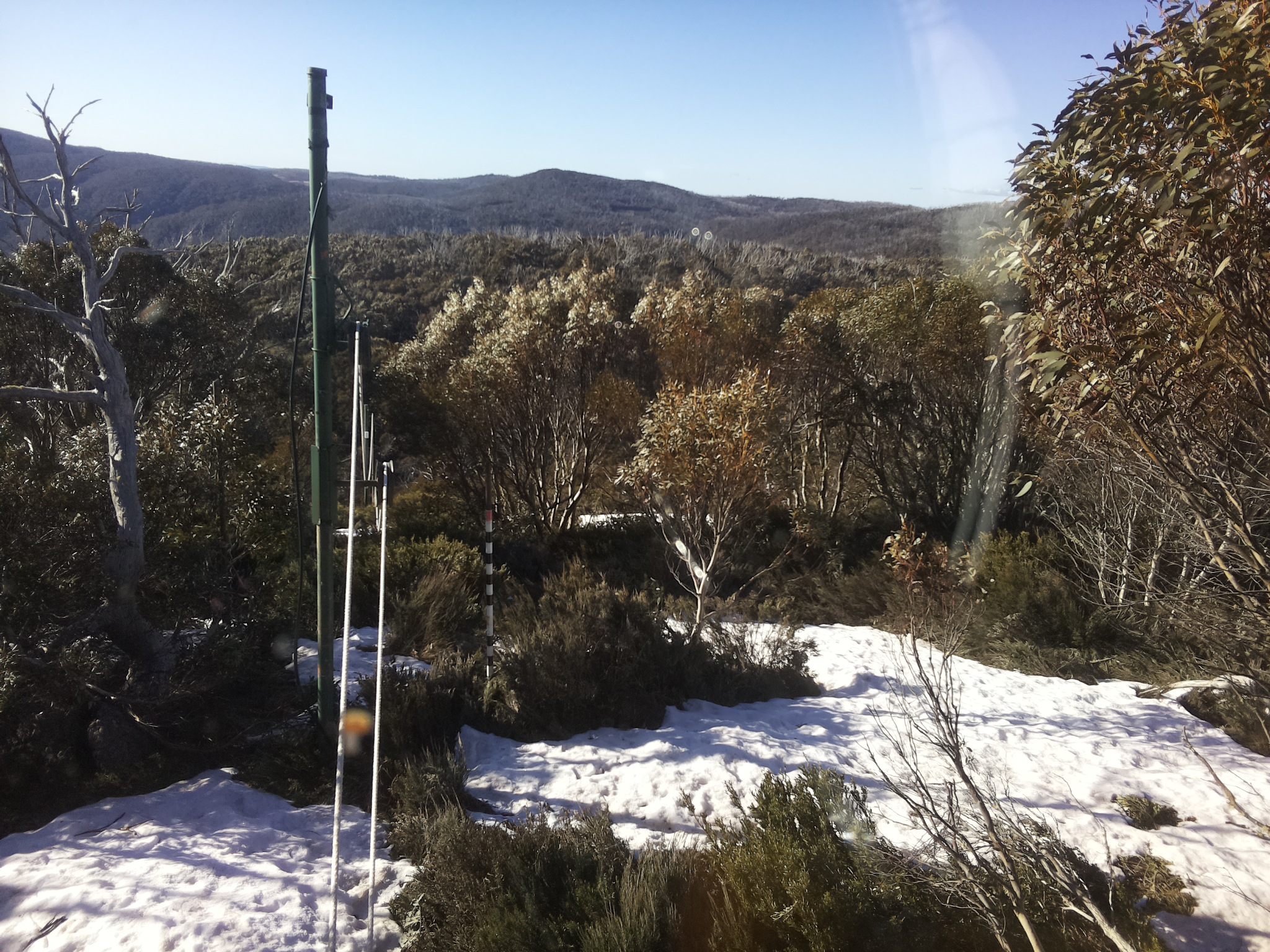 Bogong Web Cam 8:20am Tuesday 14th of October 2025