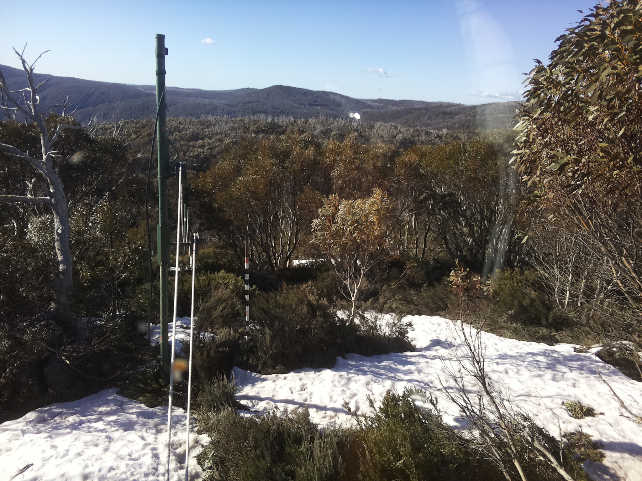 Bogong Web Cam 8:40am Tuesday 14th of October 2025