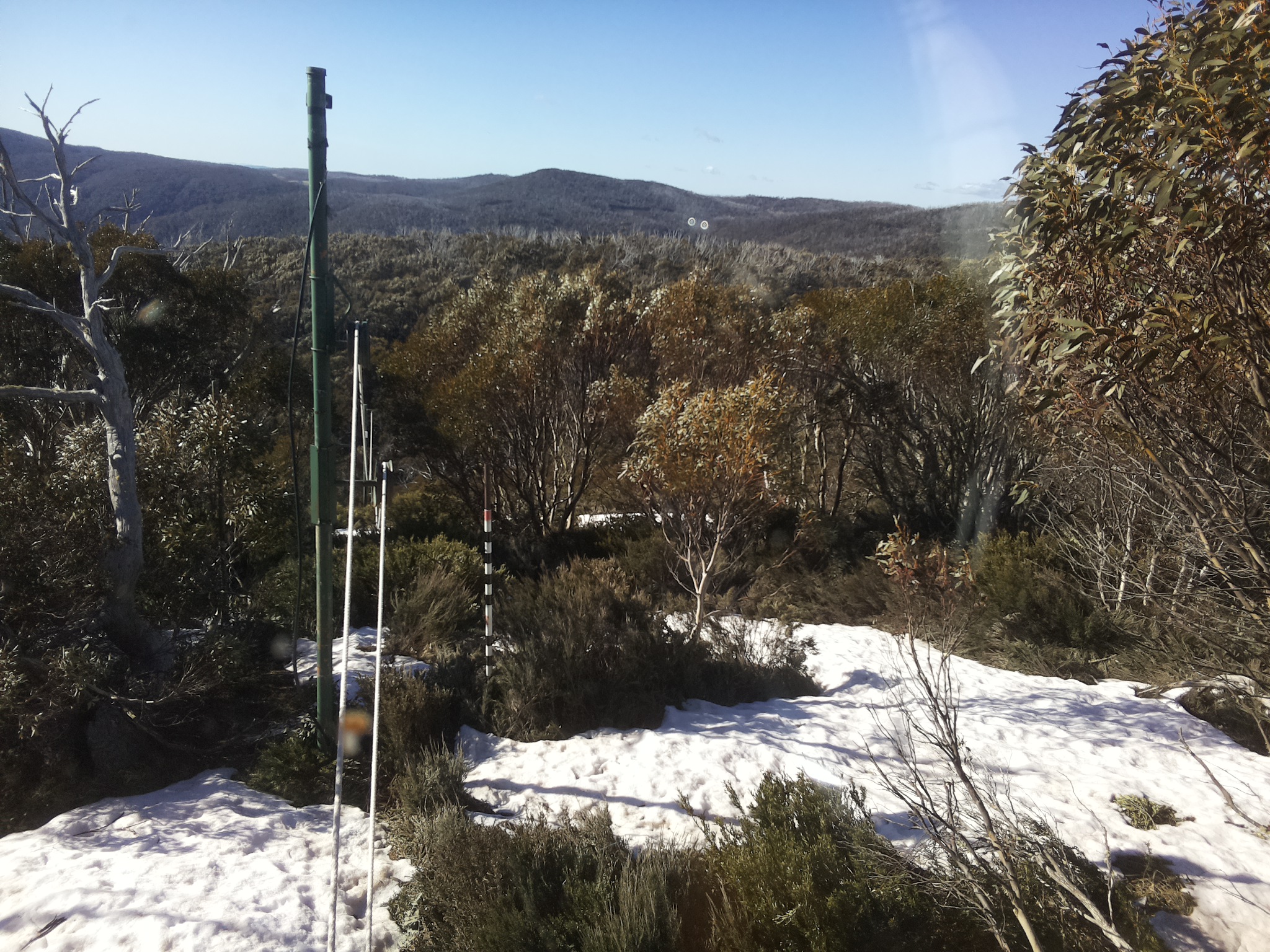 Bogong Web Cam 8:50am Tuesday 14th of October 2025