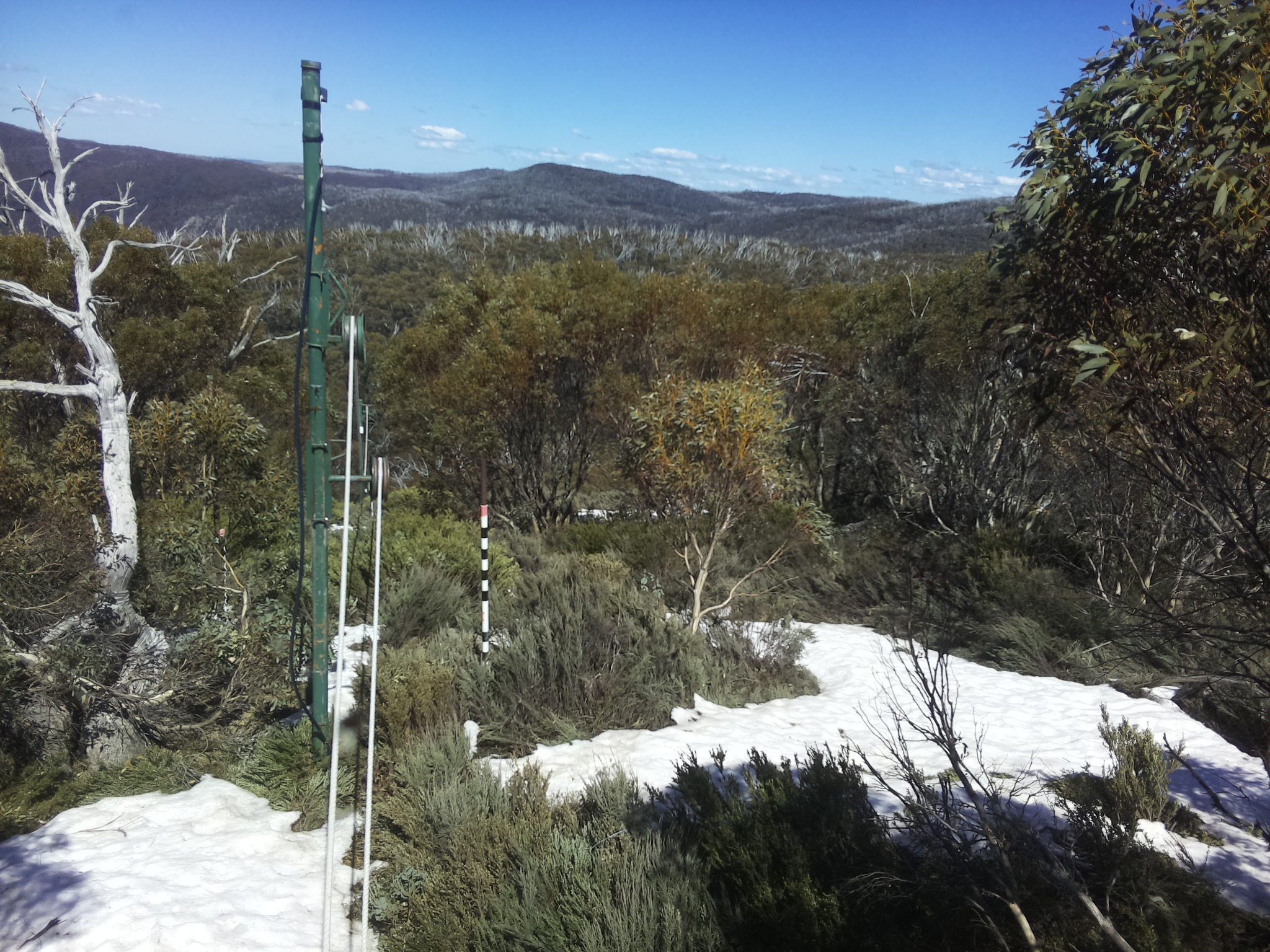 Bogong Web Cam 2:20pm Tuesday 14th of October 2025
