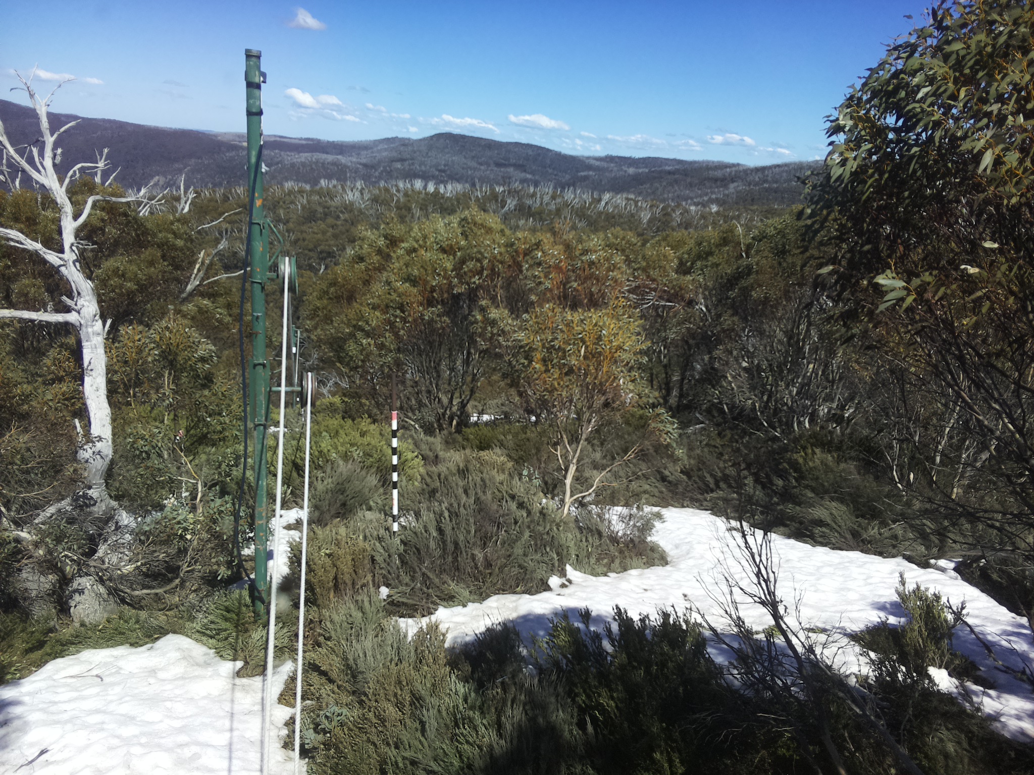 Bogong Web Cam 2:40pm Tuesday 14th of October 2025