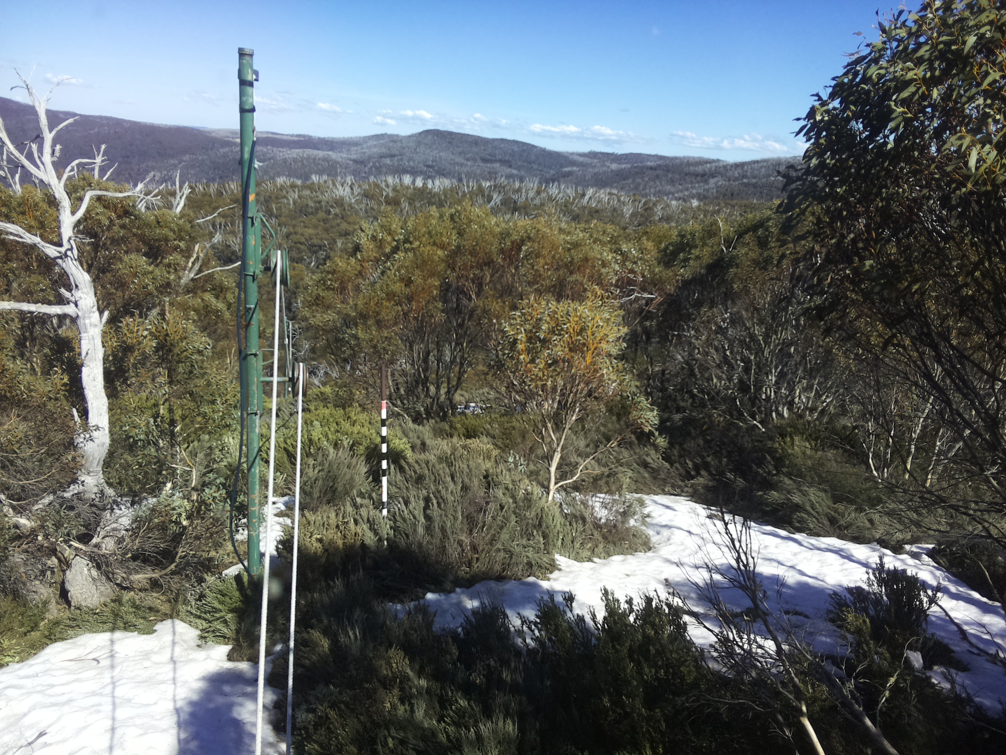 Bogong Web Cam 3:40pm Tuesday 14th of October 2025